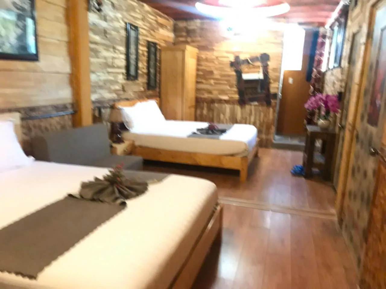 Bed in Redhouse Dalat Hotel