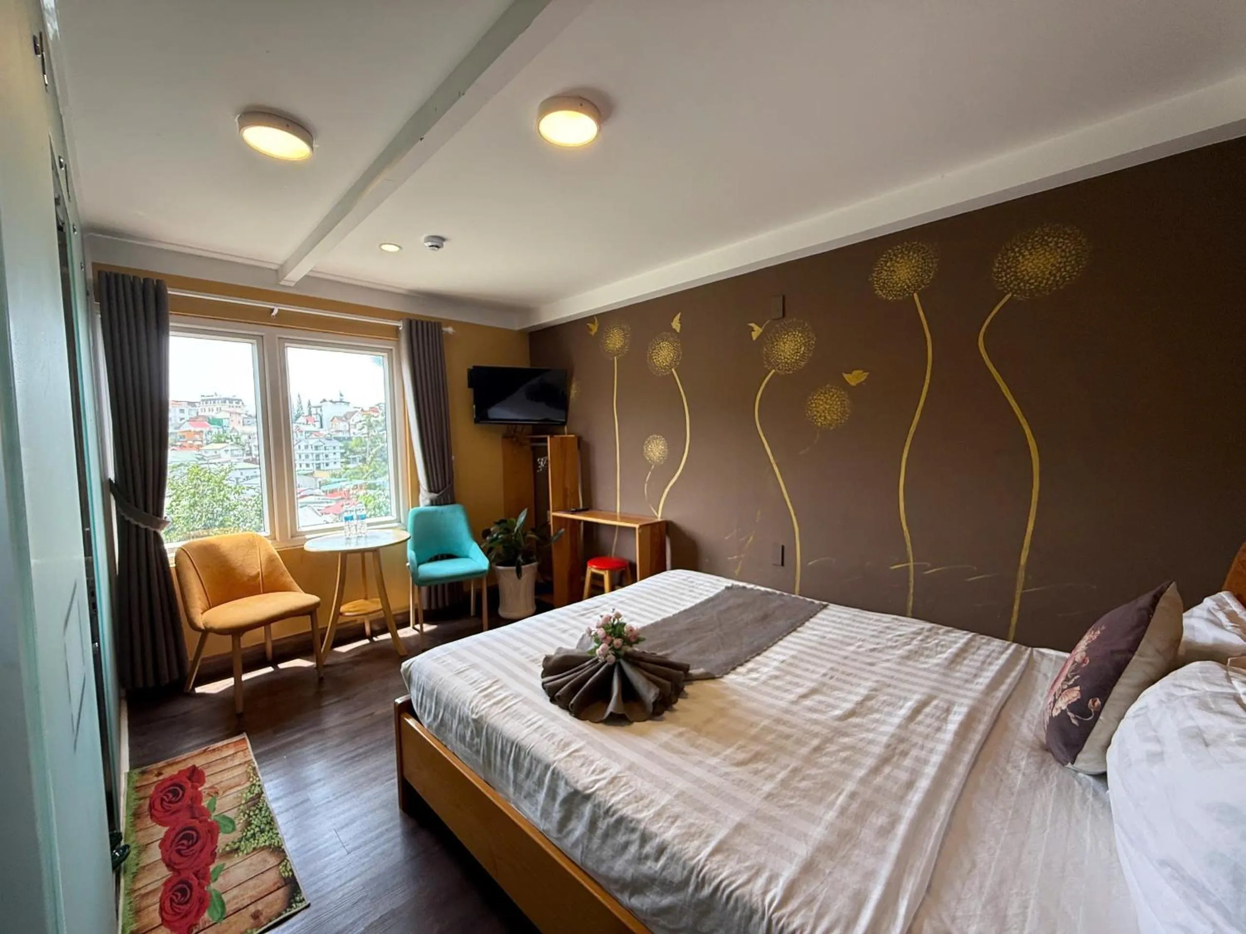 Bed in Redhouse Dalat Hotel