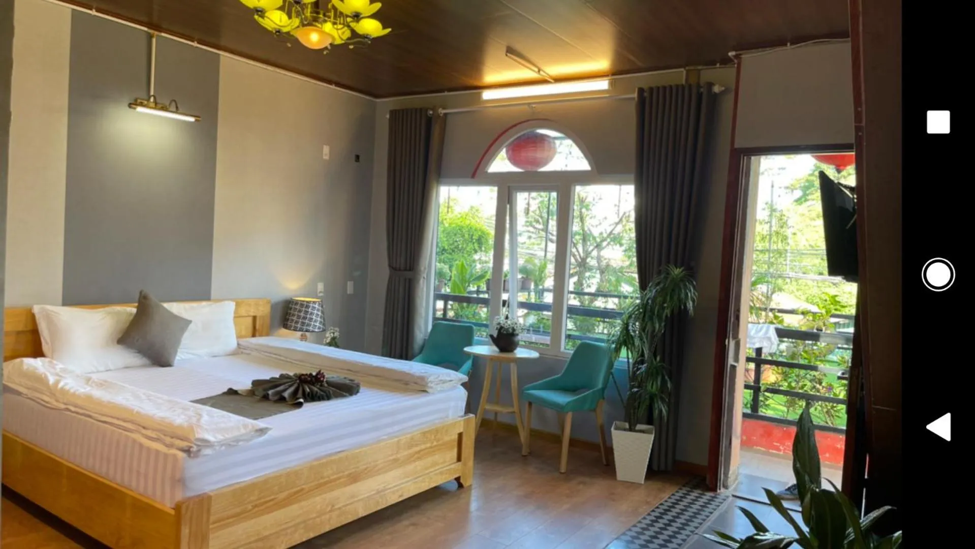 Bed in Redhouse Dalat Hotel