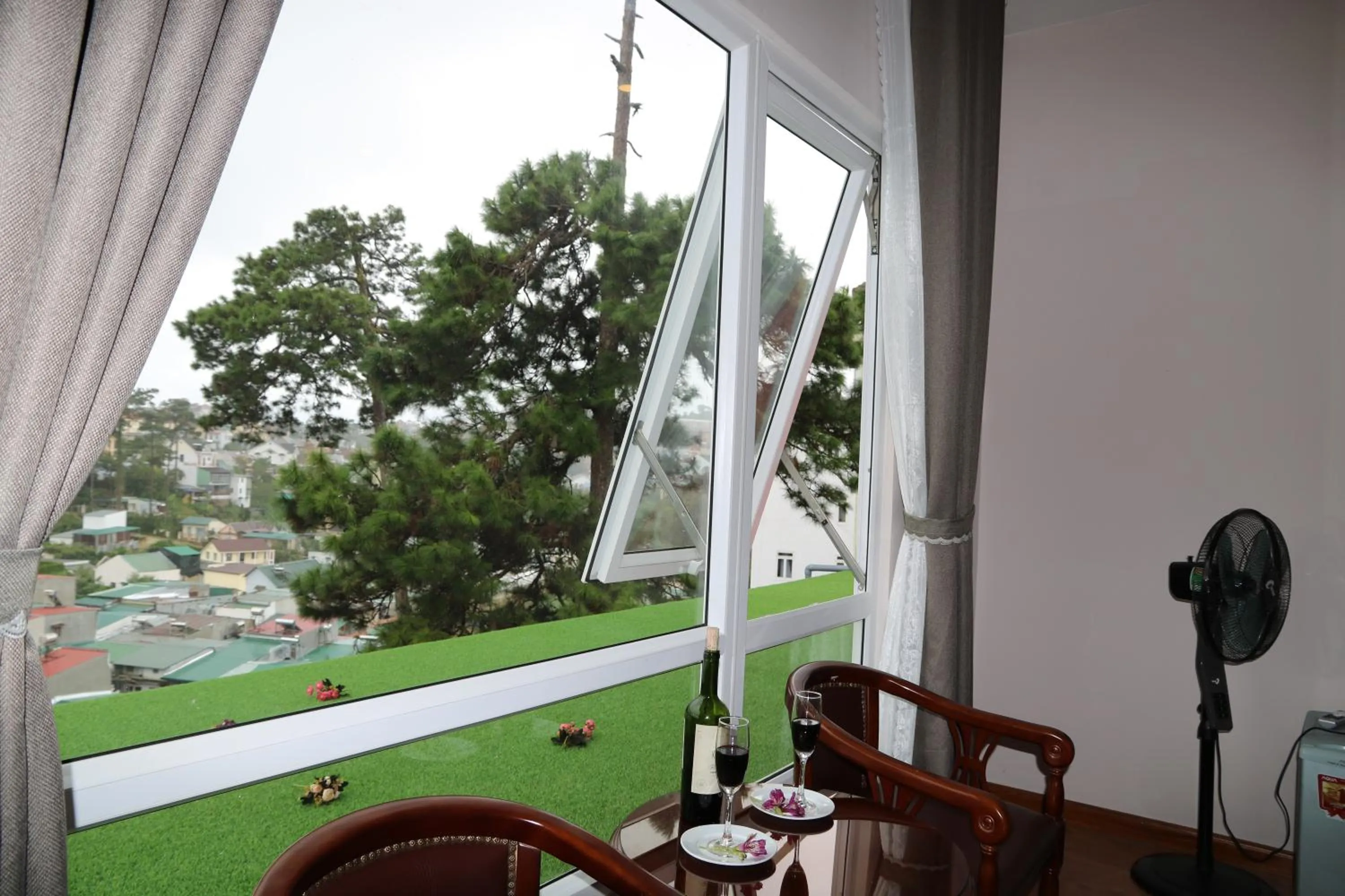 Patio in Redhouse Dalat Hotel
