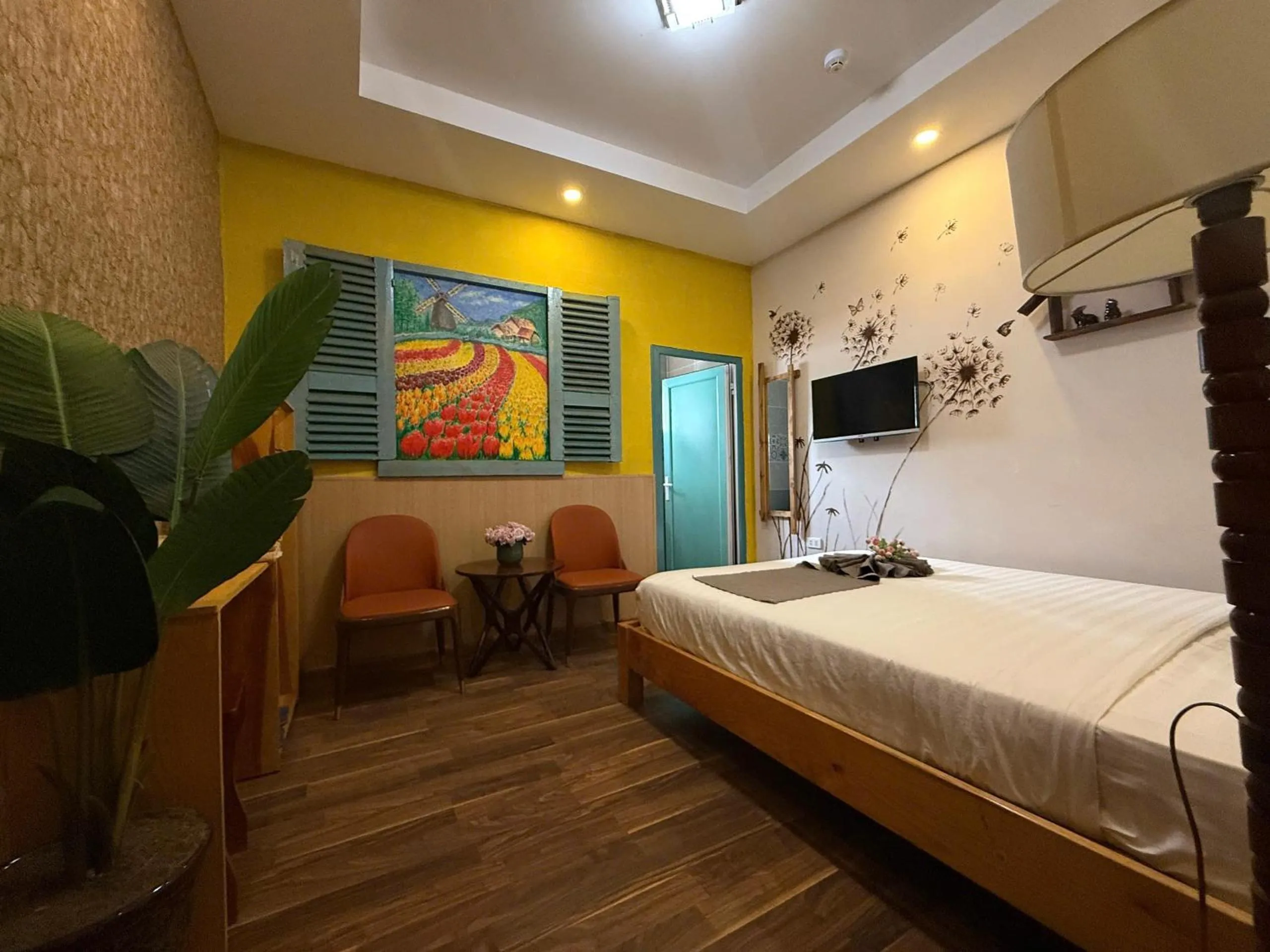 Bed in Redhouse Dalat Hotel