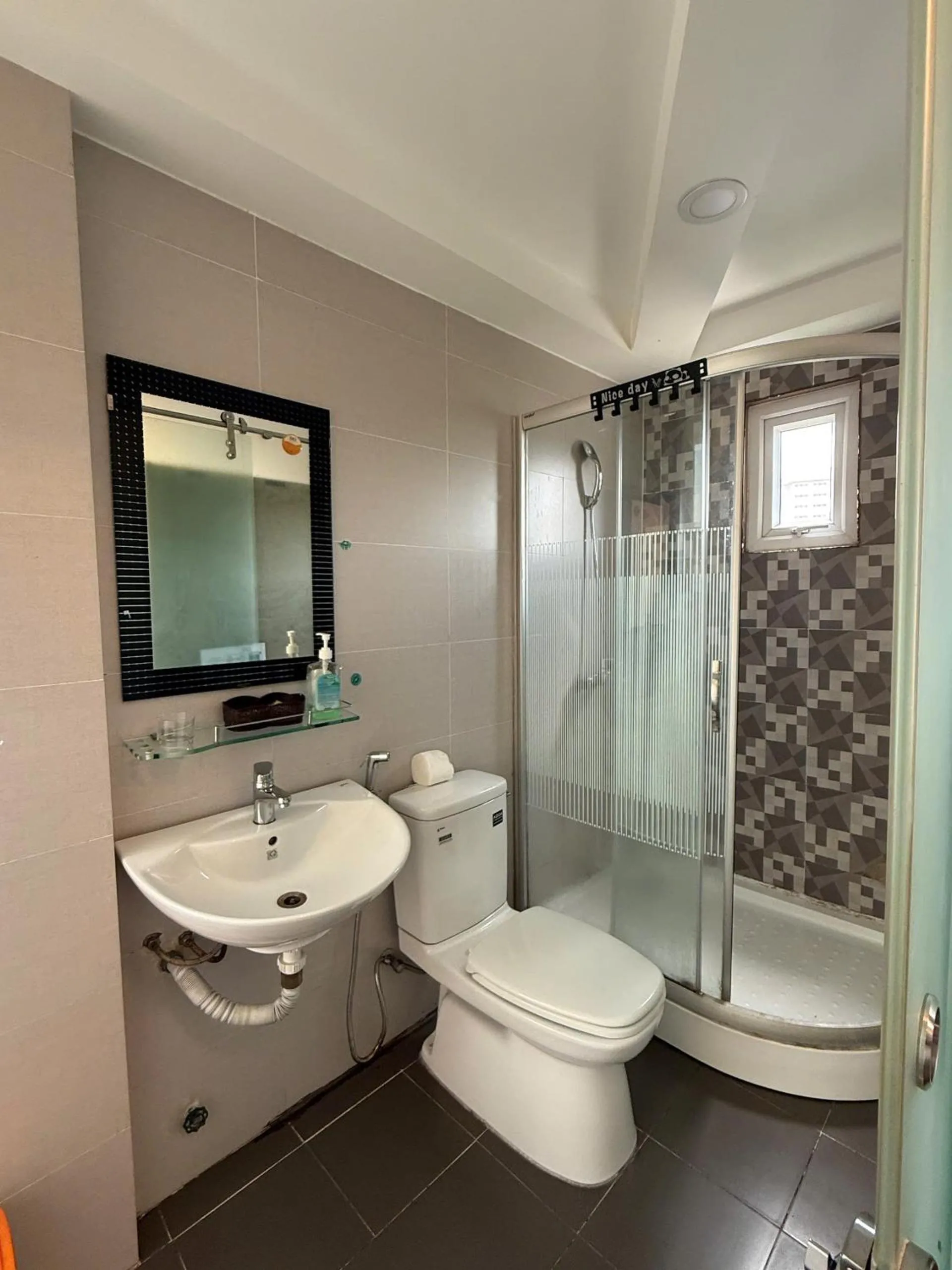 Redhouse Dalat Hotel