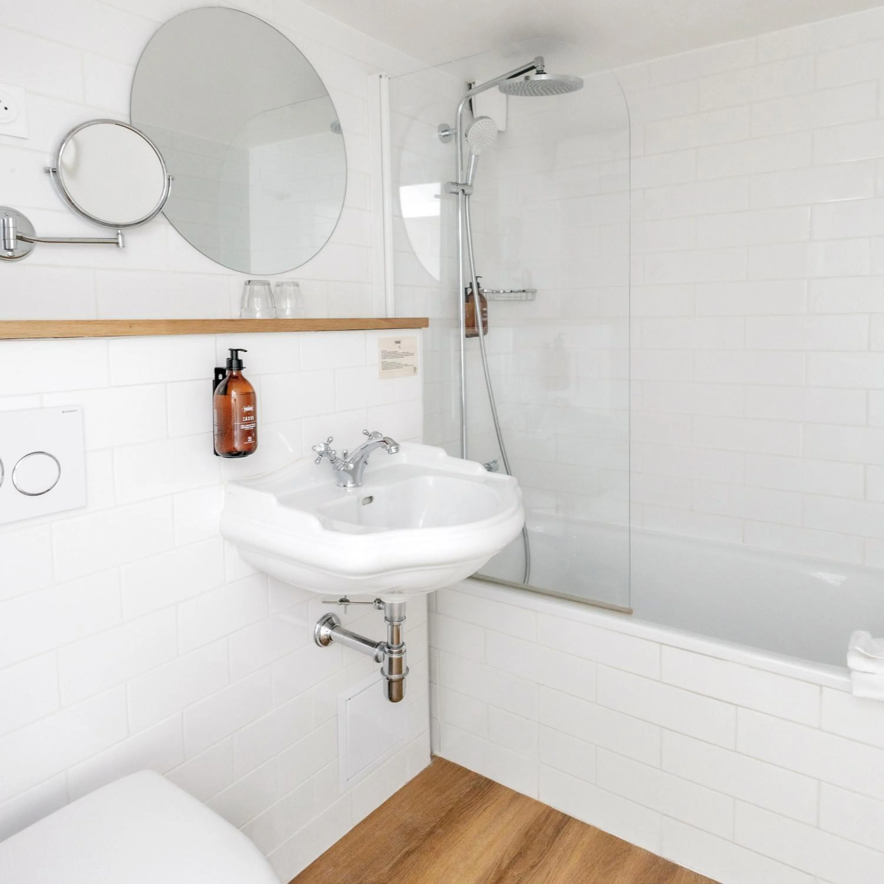 Bathroom in Hotel Paradis