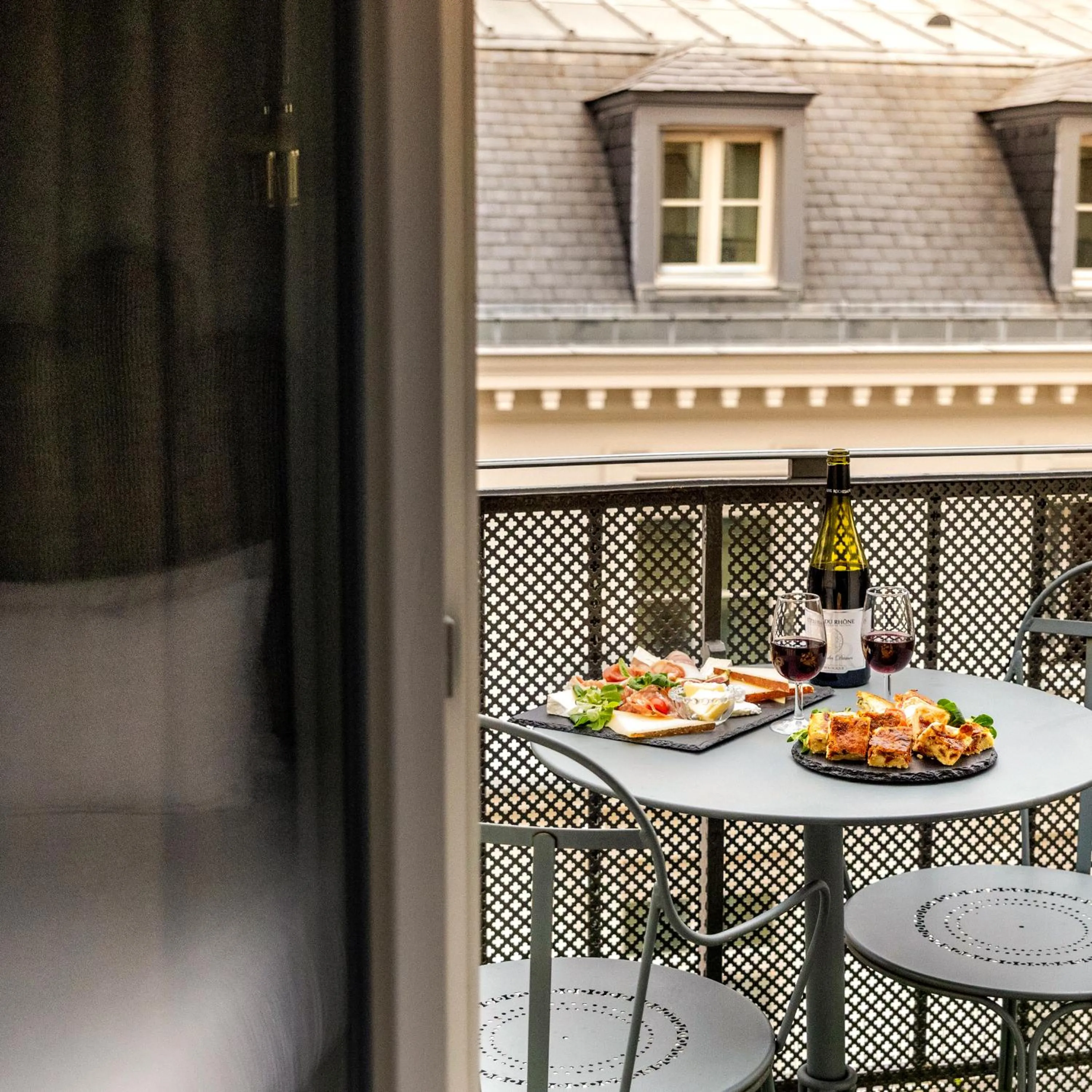 Bedroom in Hotel Paradis