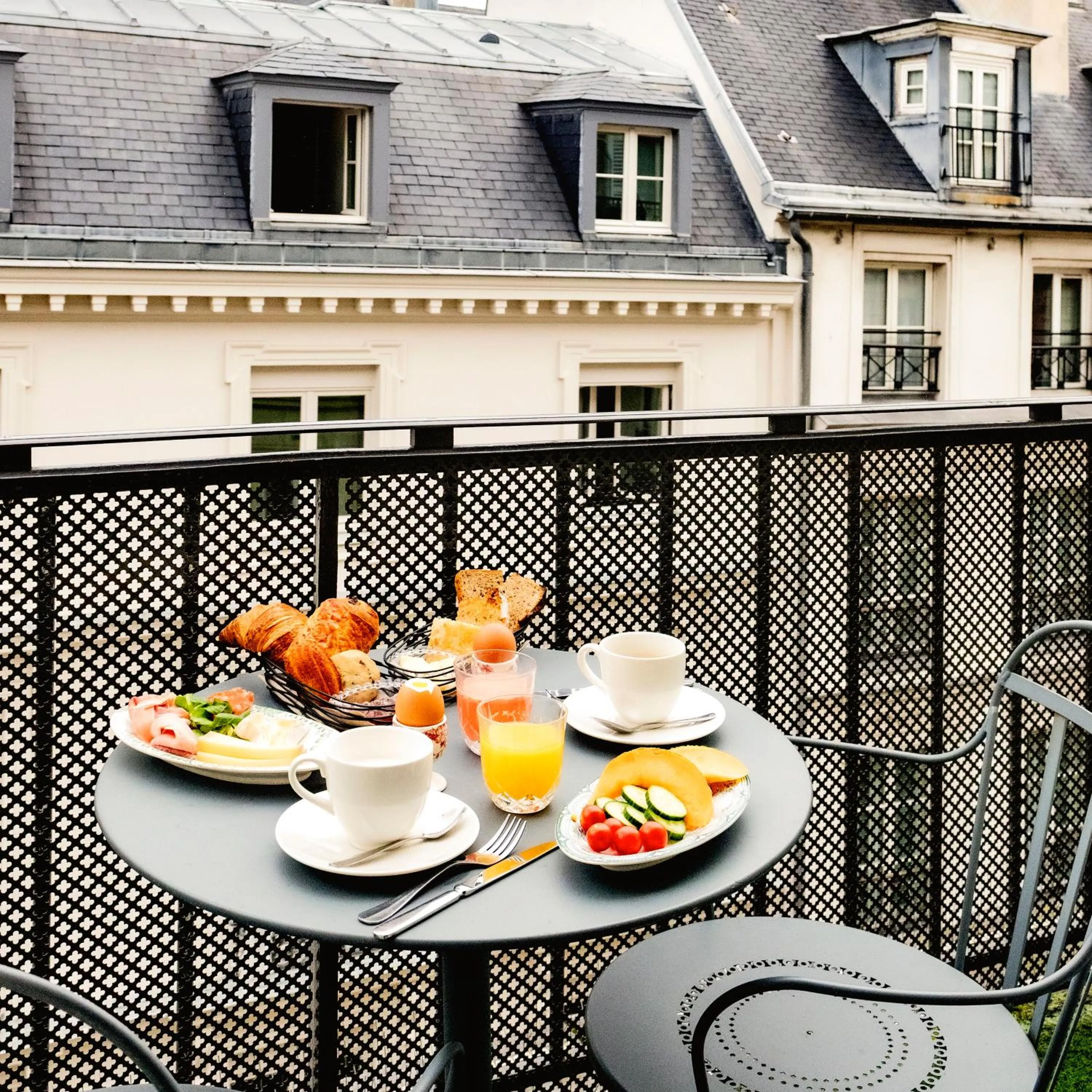 Bedroom in Hotel Paradis