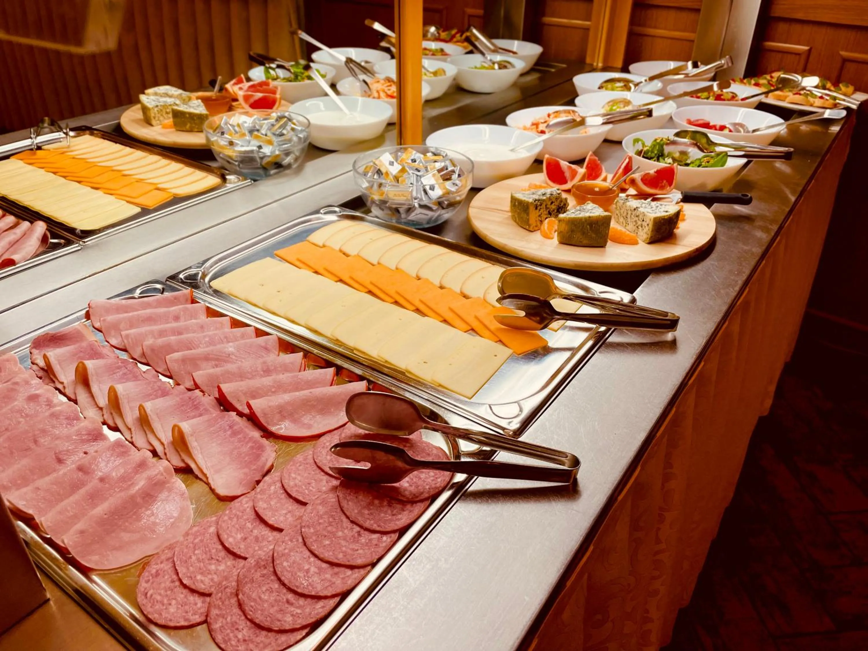 Buffet breakfast in Hotel Askania