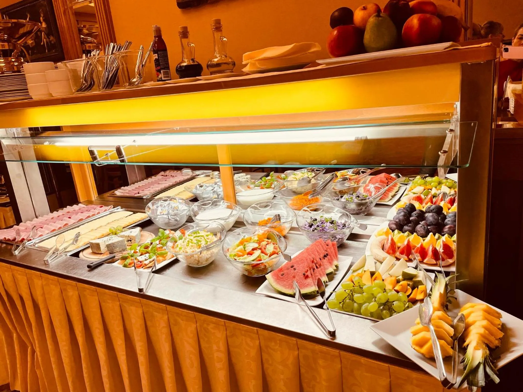 Buffet breakfast in Hotel Askania