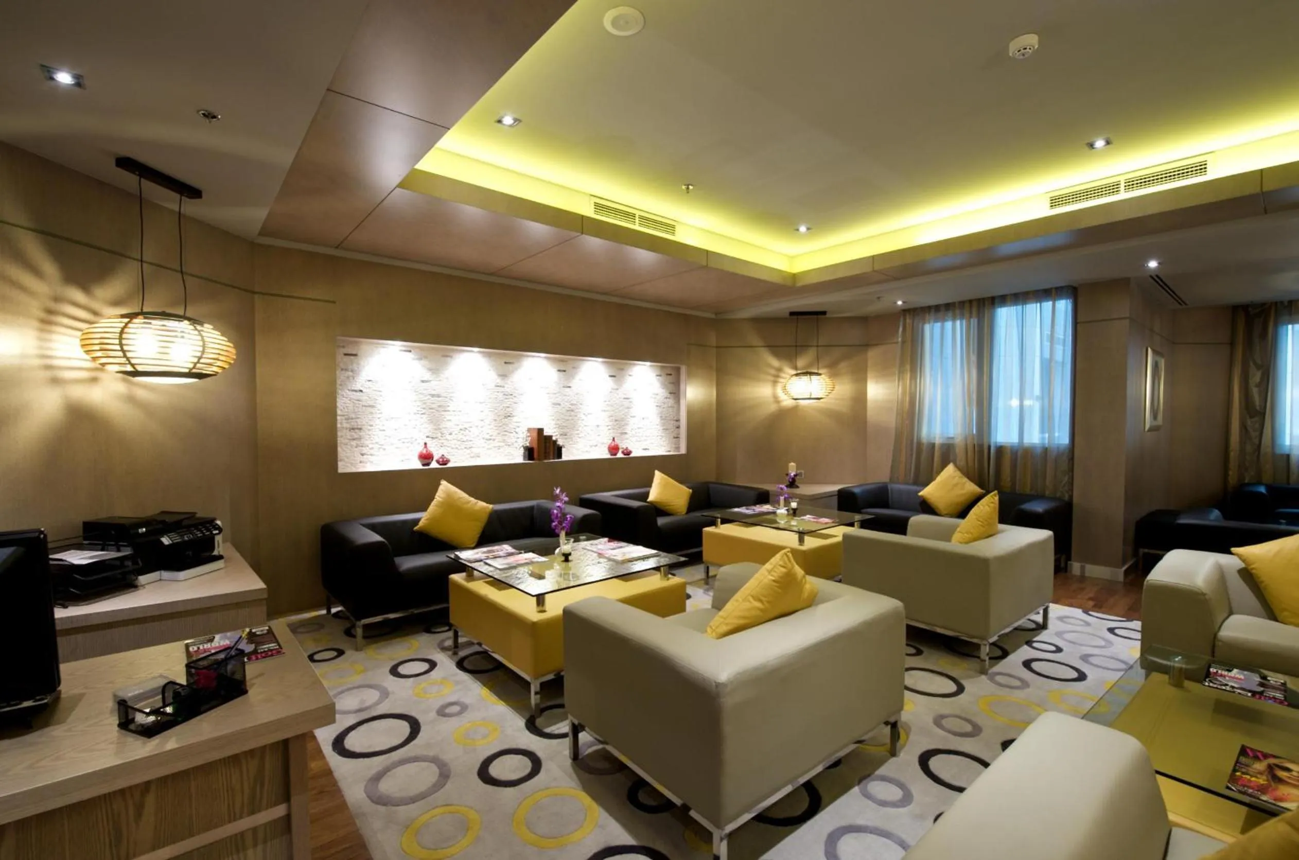 Lounge or bar in TIME Grand Plaza Hotel, Dubai Airport