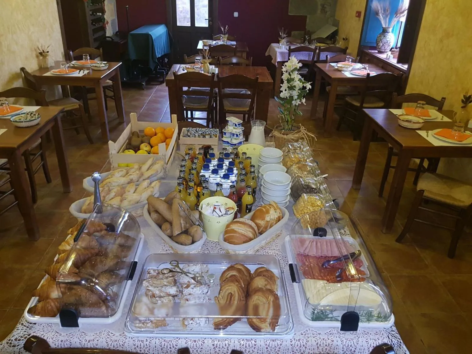 Buffet breakfast in Hotel Rural 4 Esquinas