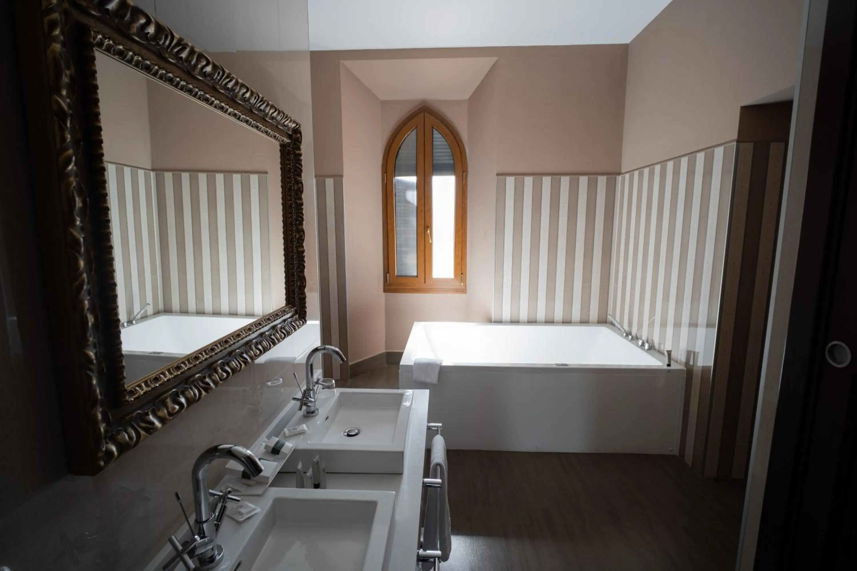 Hot Tub in La Almoraima Hotel