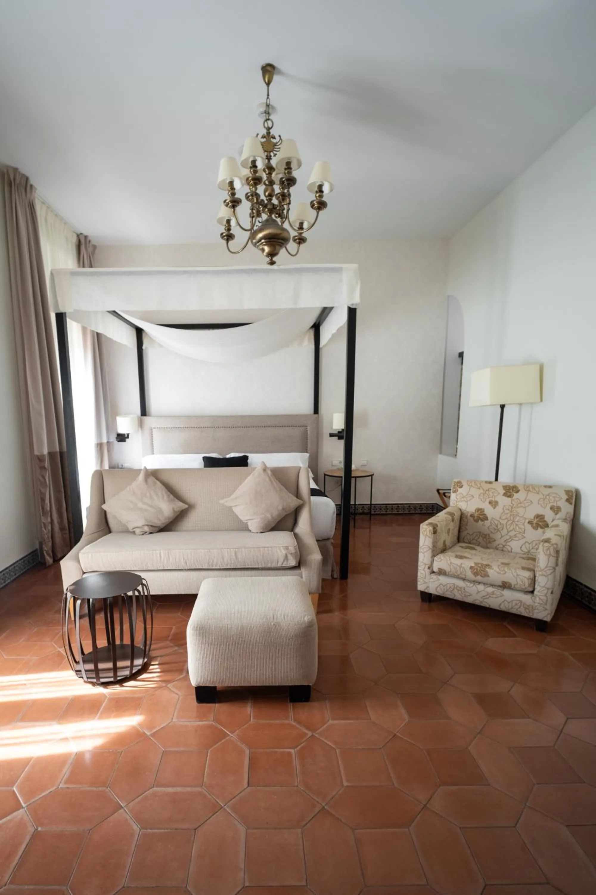 Photo of the whole room, Bed in La Almoraima Hotel