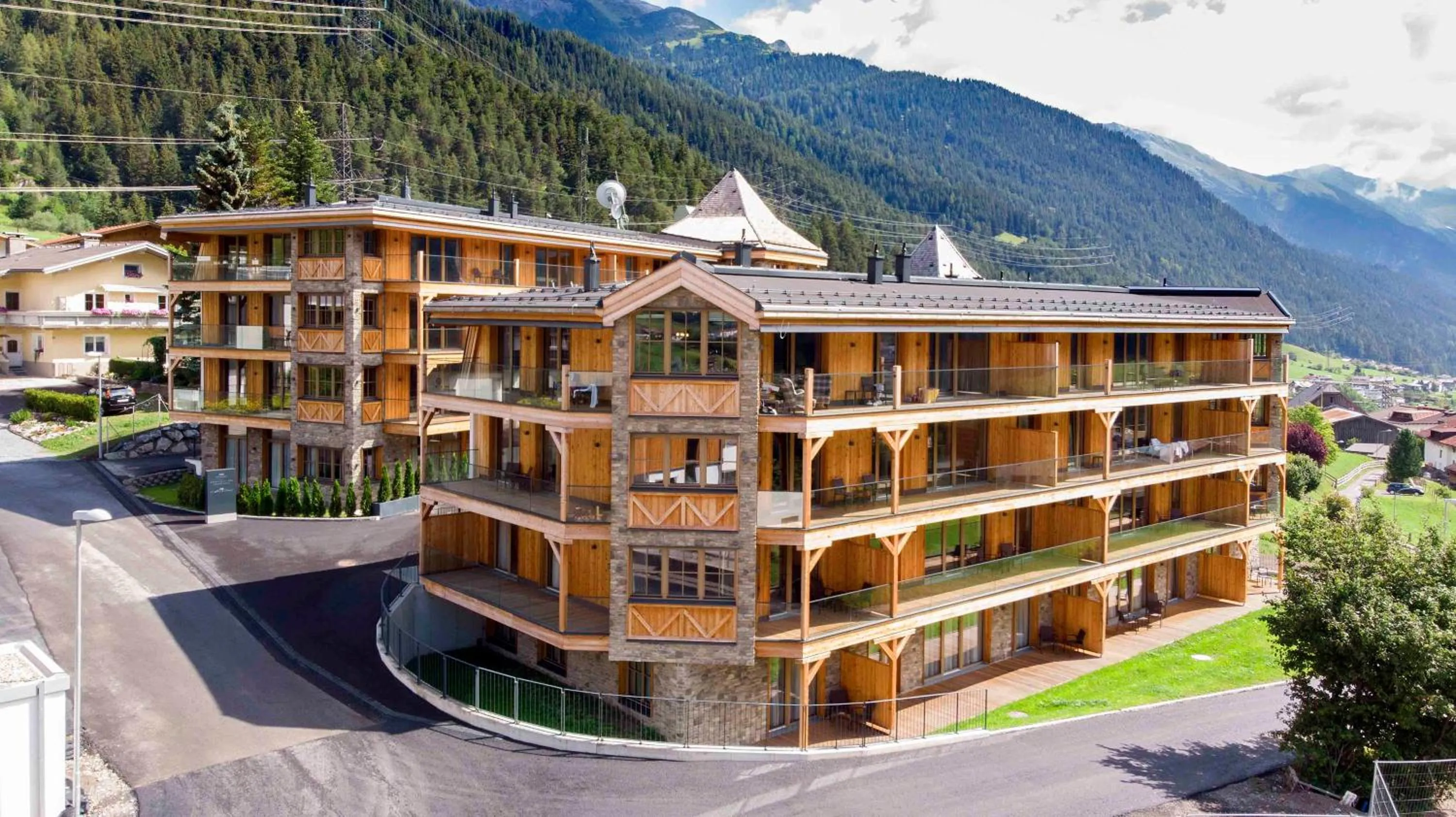 Bird's eye view in Mountain Spa Residences