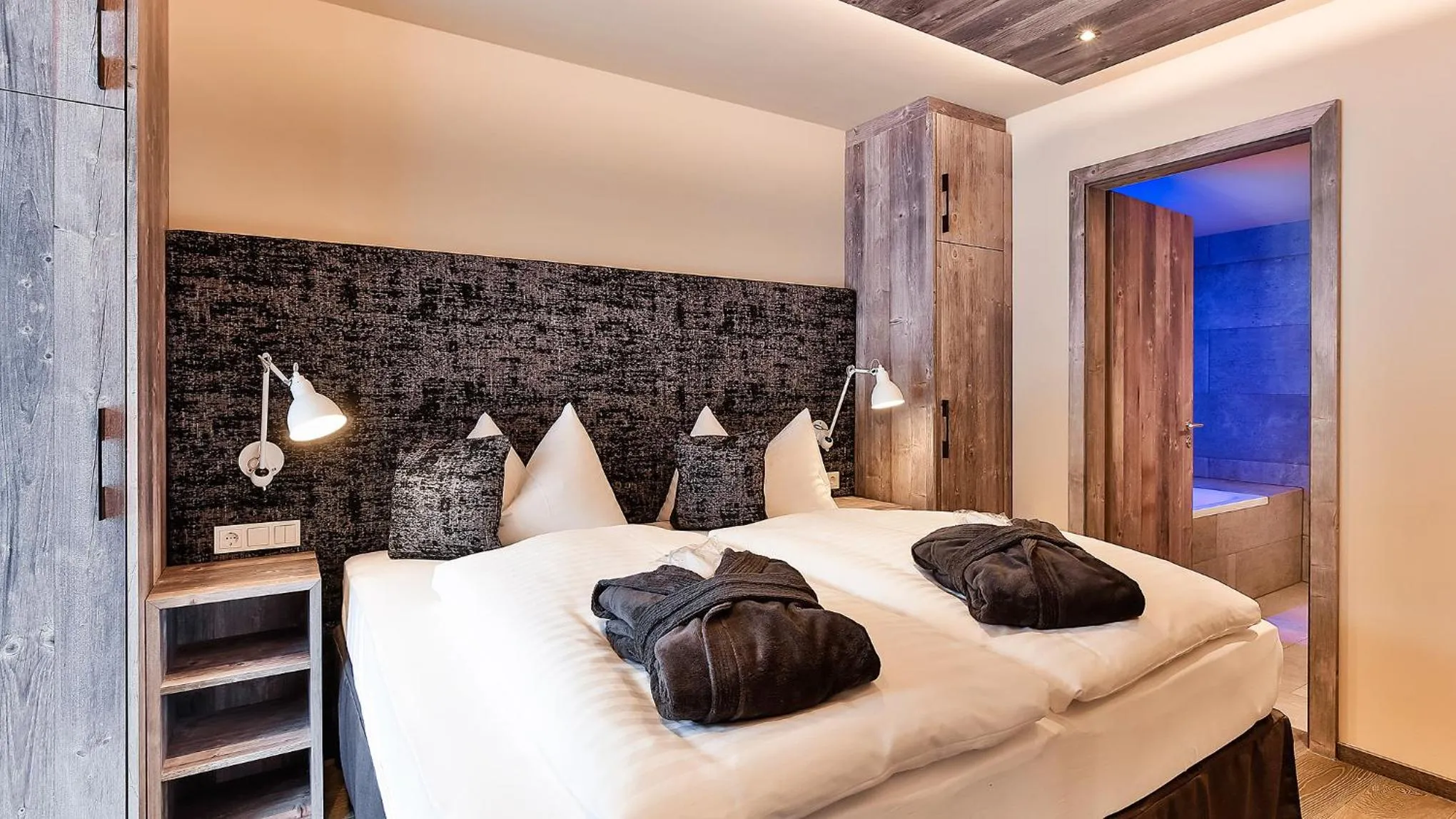 Bedroom, Bed in Mountain Spa Residences