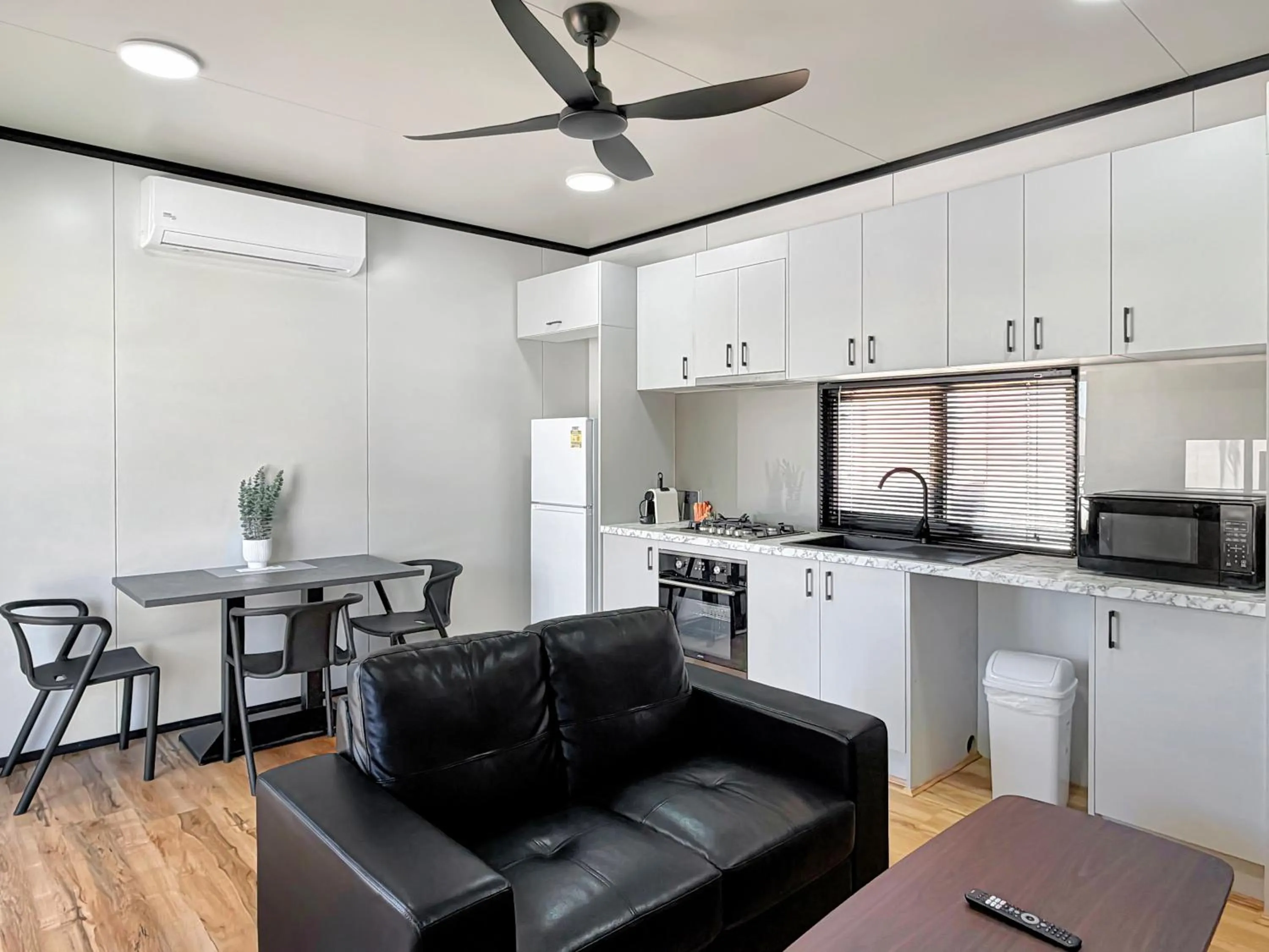 Kitchen or kitchenette in Sunset Beach Holiday Park