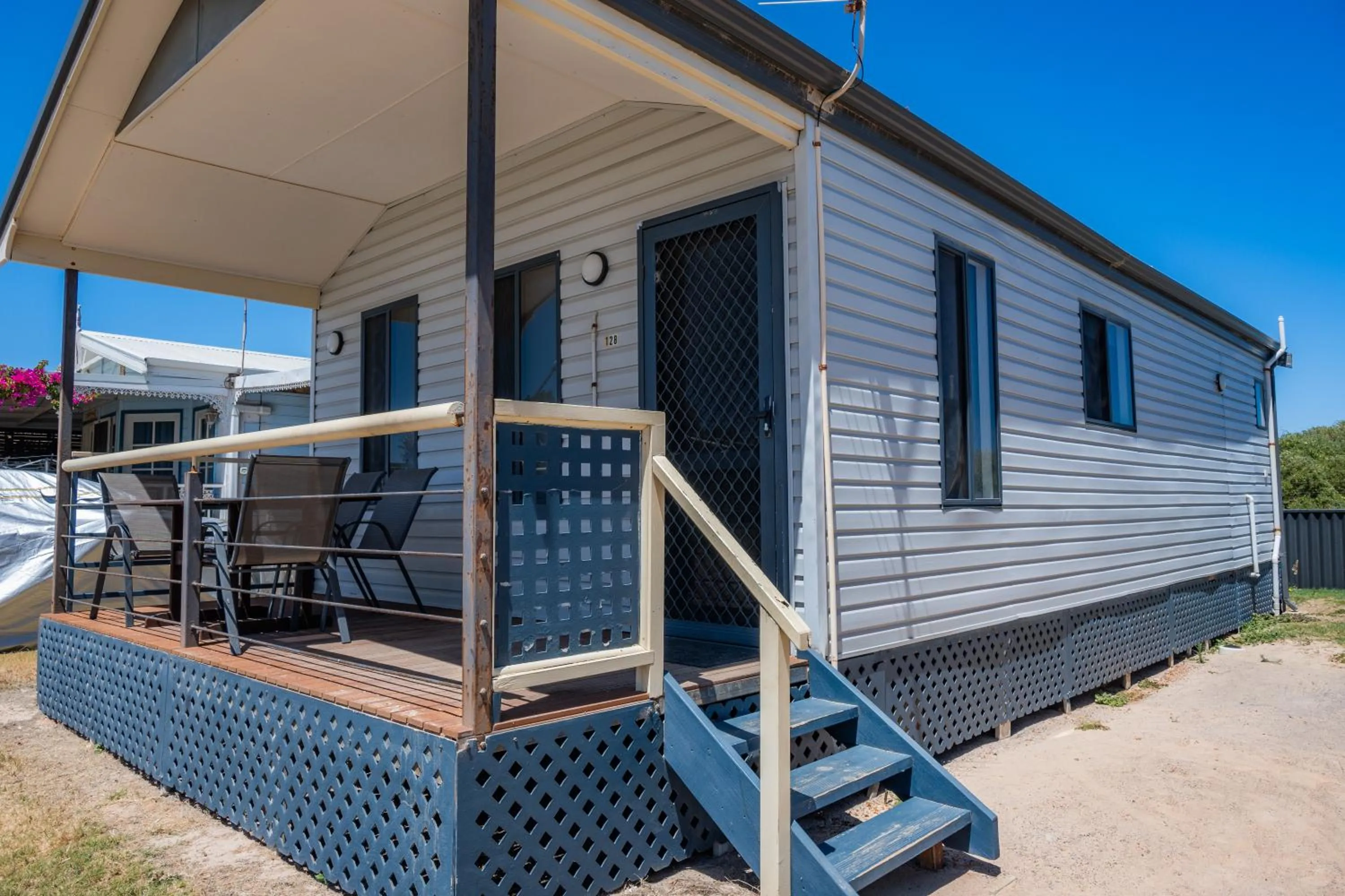 Property building in Sunset Beach Holiday Park