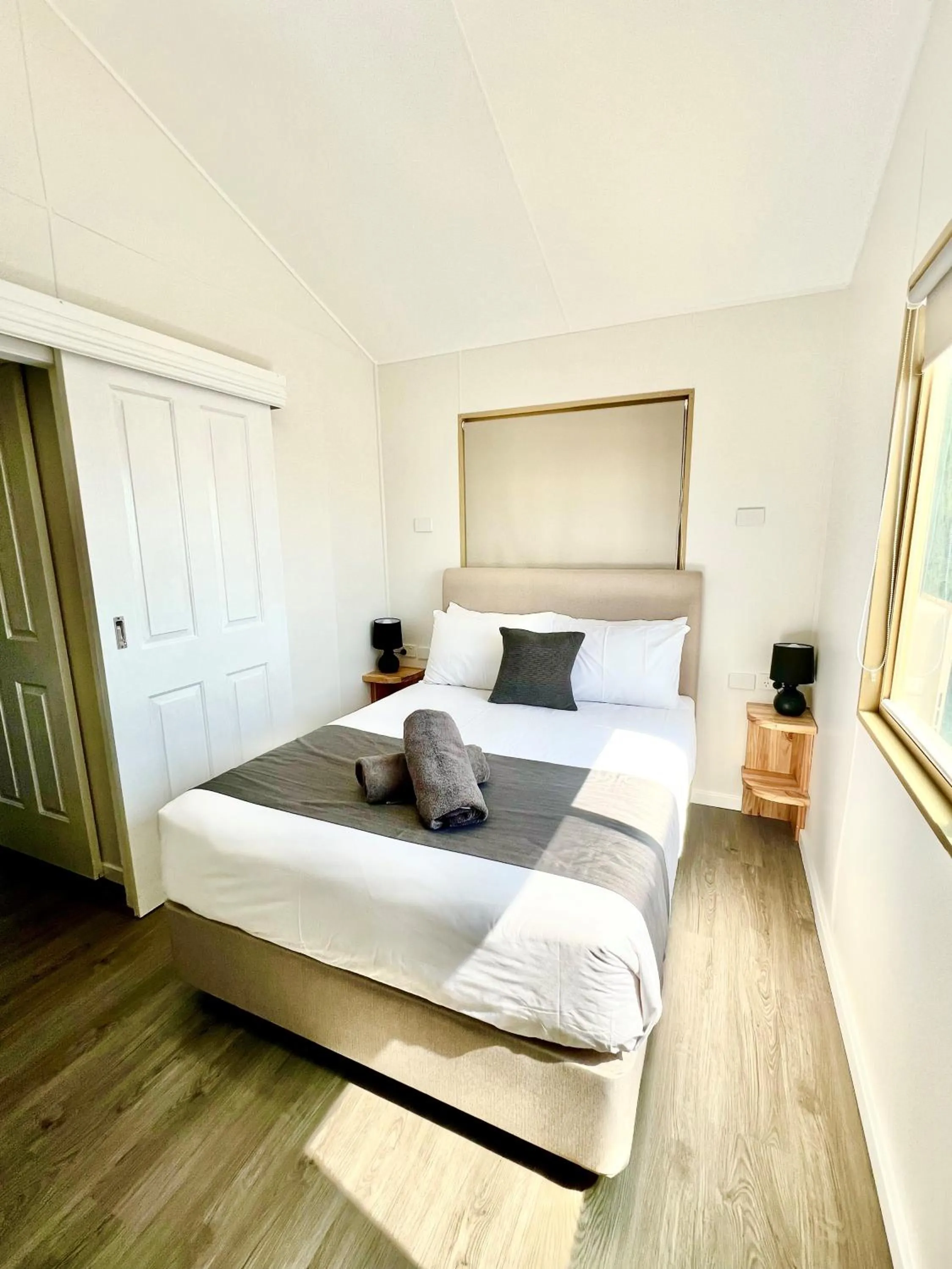 Bedroom, Bed in Sunset Beach Holiday Park