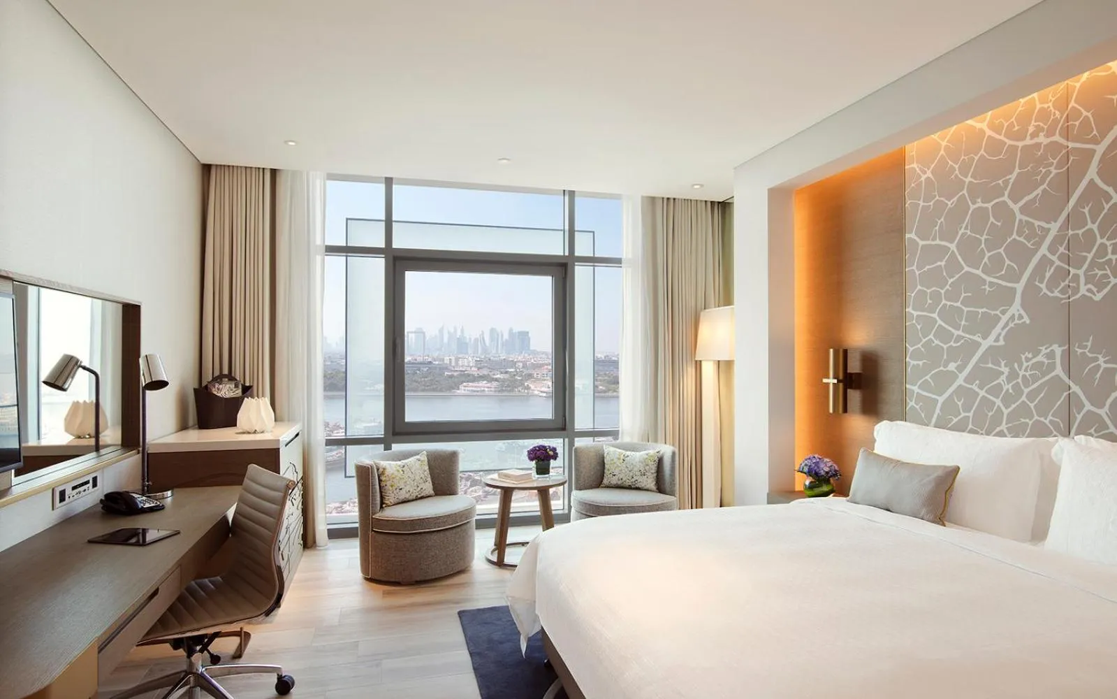 Bedroom, Bed in Al Bandar Rotana – Dubai Creek