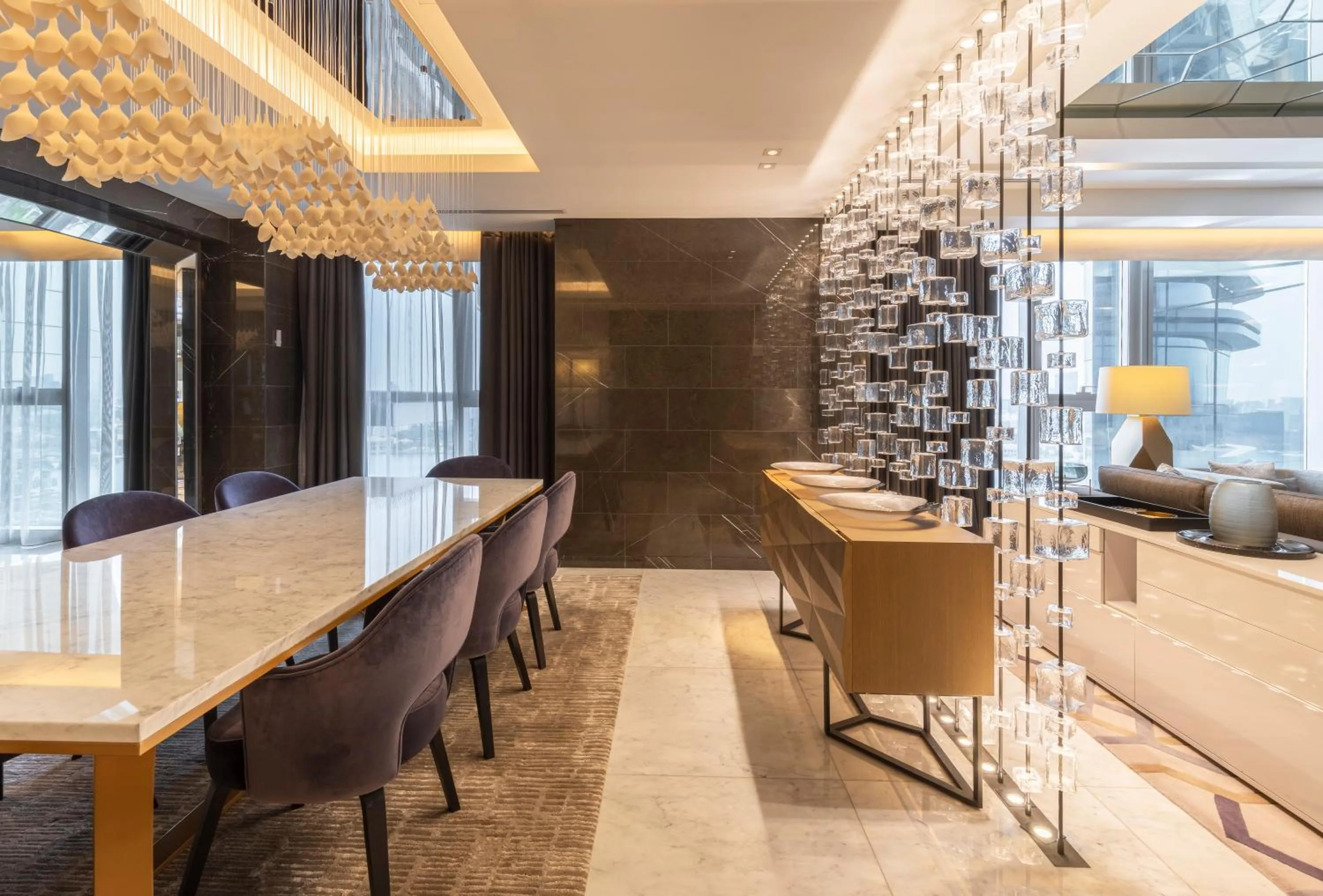 Dining area in Al Bandar Rotana – Dubai Creek