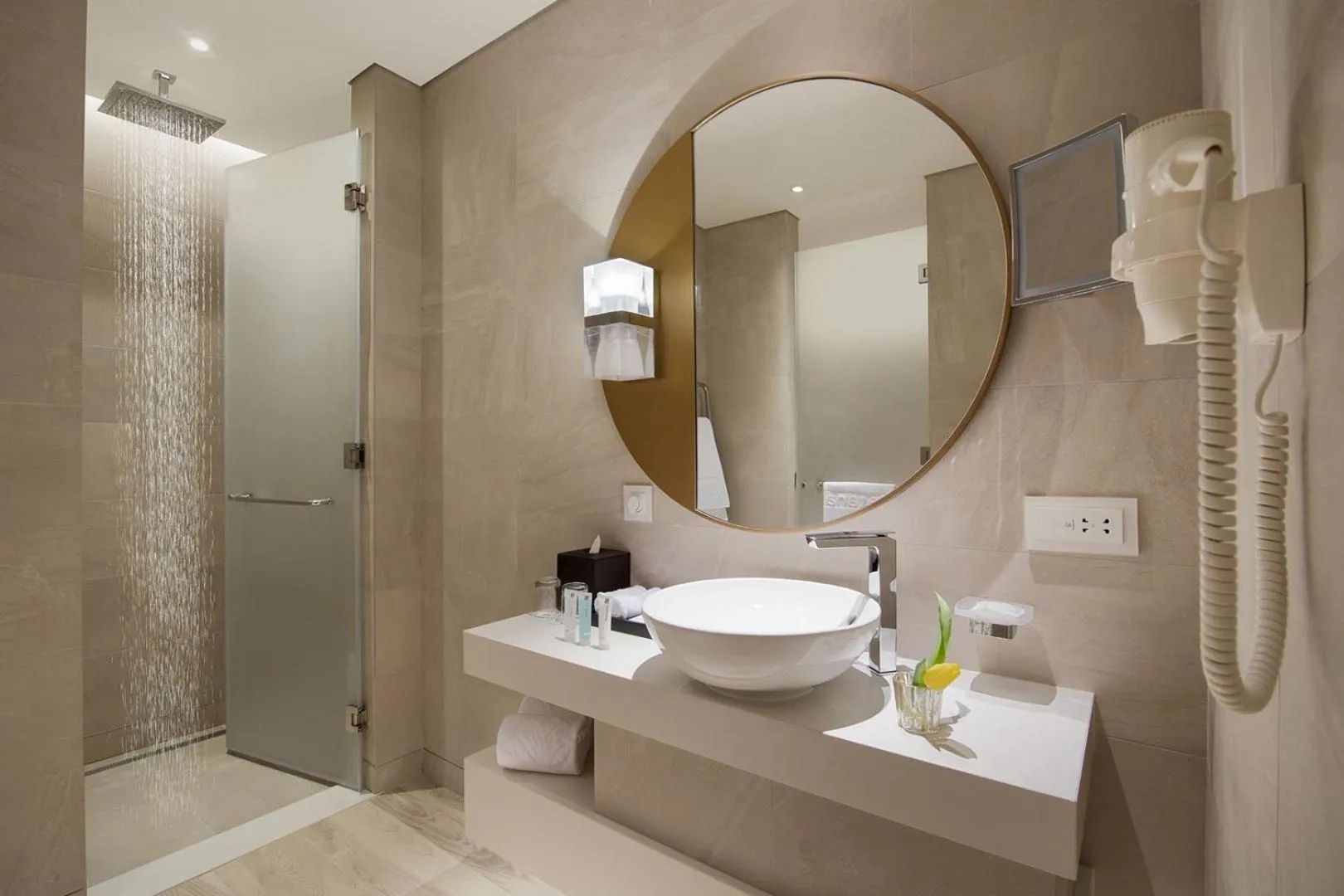 Bathroom in Al Bandar Rotana – Dubai Creek