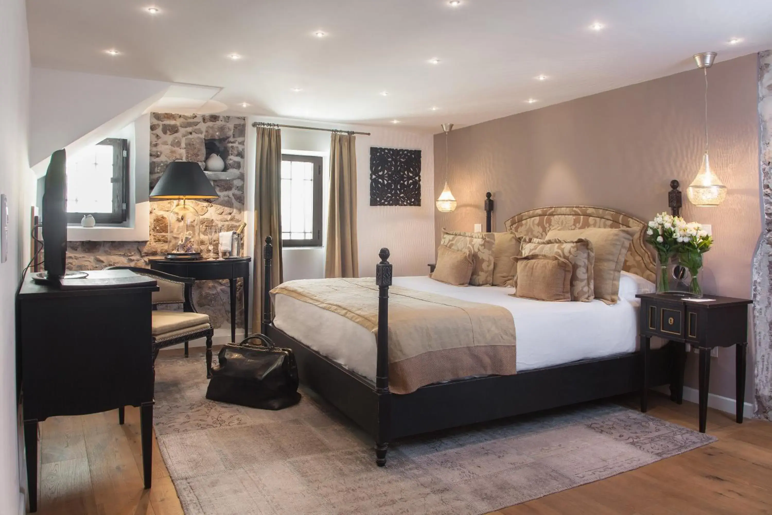 Bed in Chateau Eza Bed in Chateau Eza