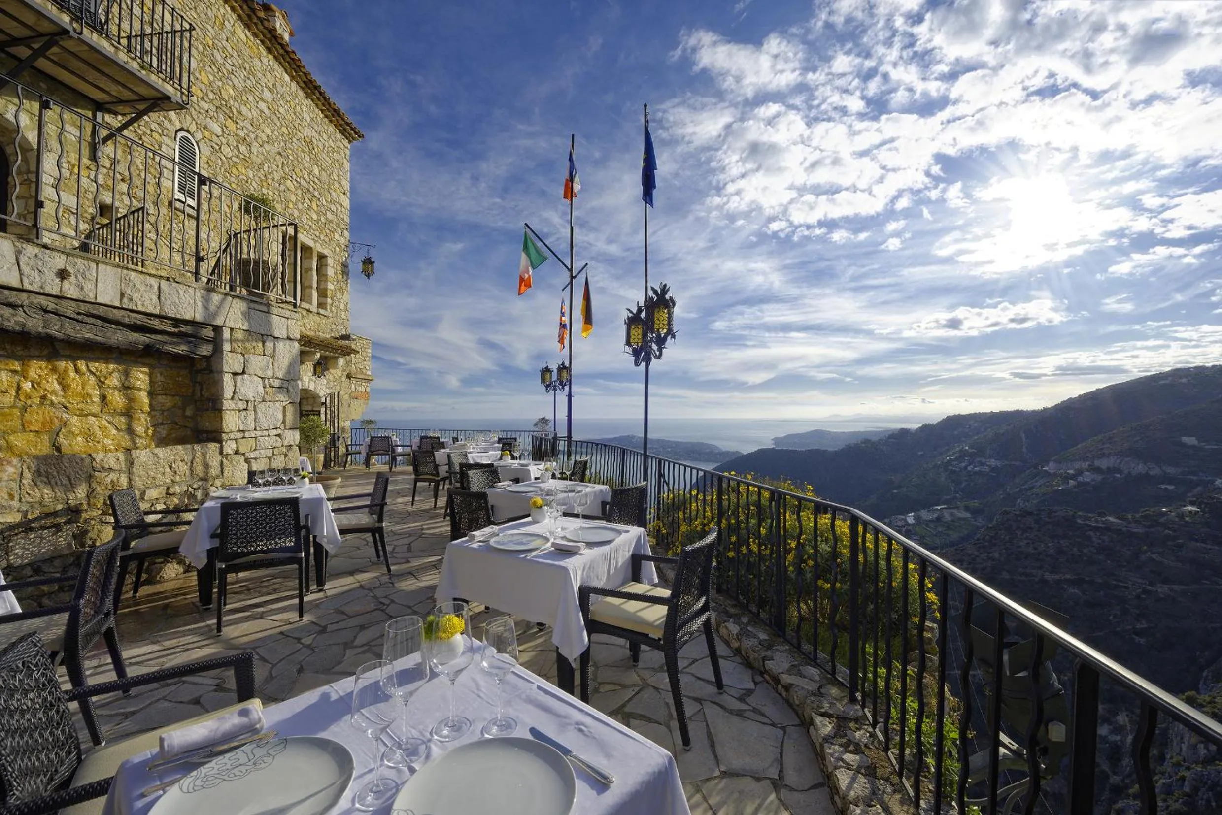 Restaurant/places to eat in Chateau Eza