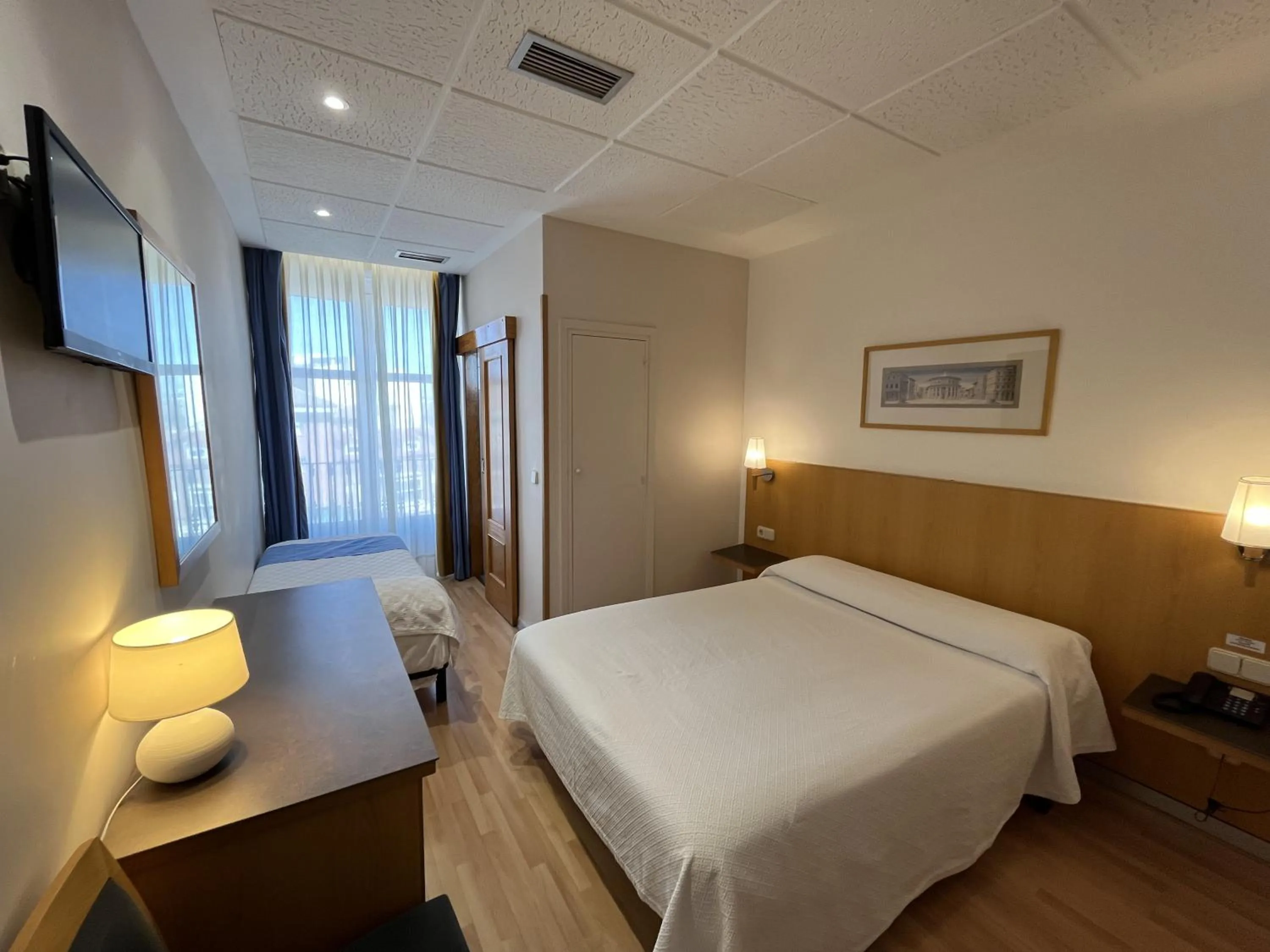 Bed in Hotel España