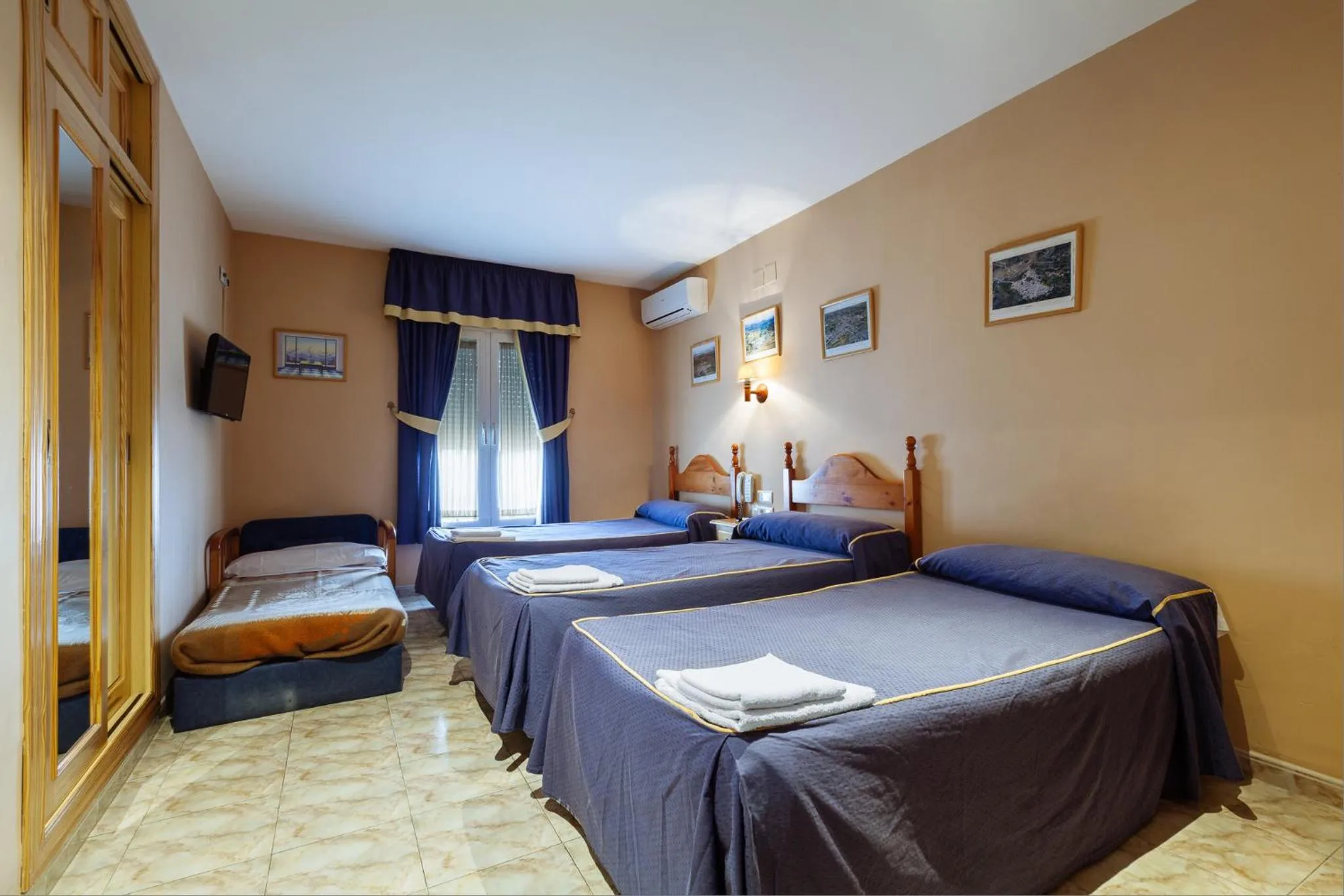 Photo of the whole room, Bed in Hotel Philadelfia