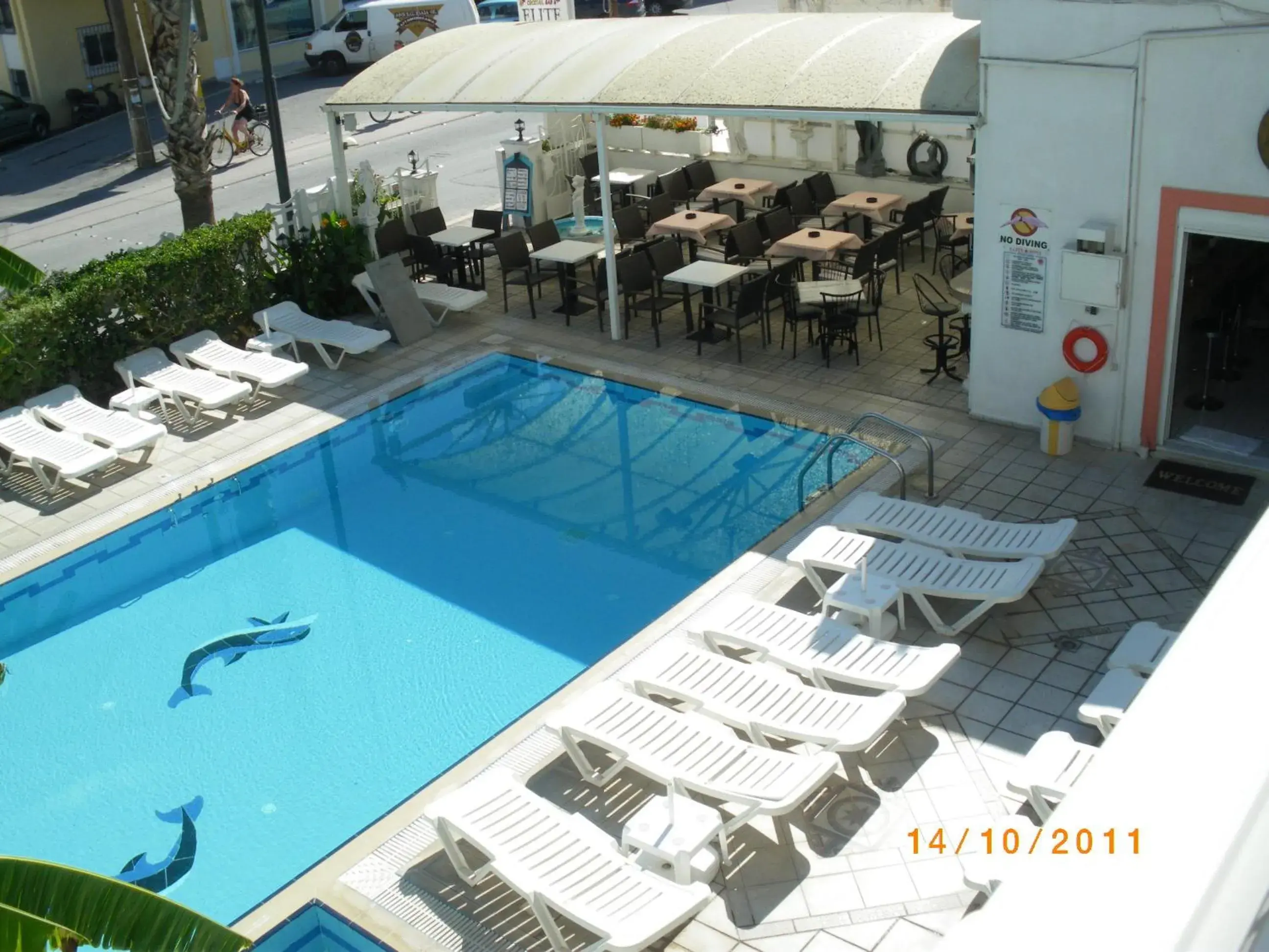 Studio (3 Adults) with Terrace in Elite Apartments Studio (3 Adults) with Terrace in Elite Apartments