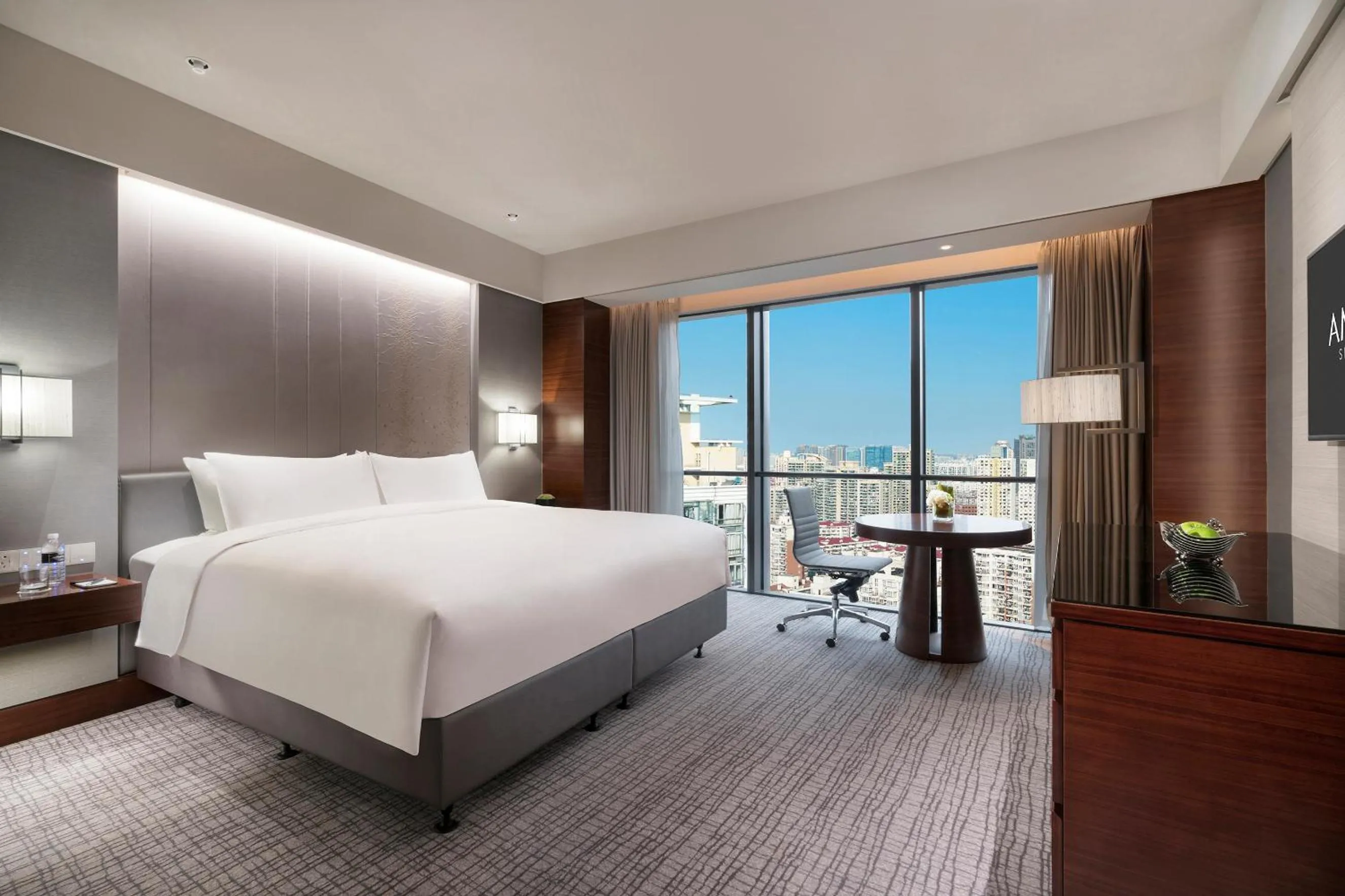 Photo of the whole room, Bed in Amara Shanghai