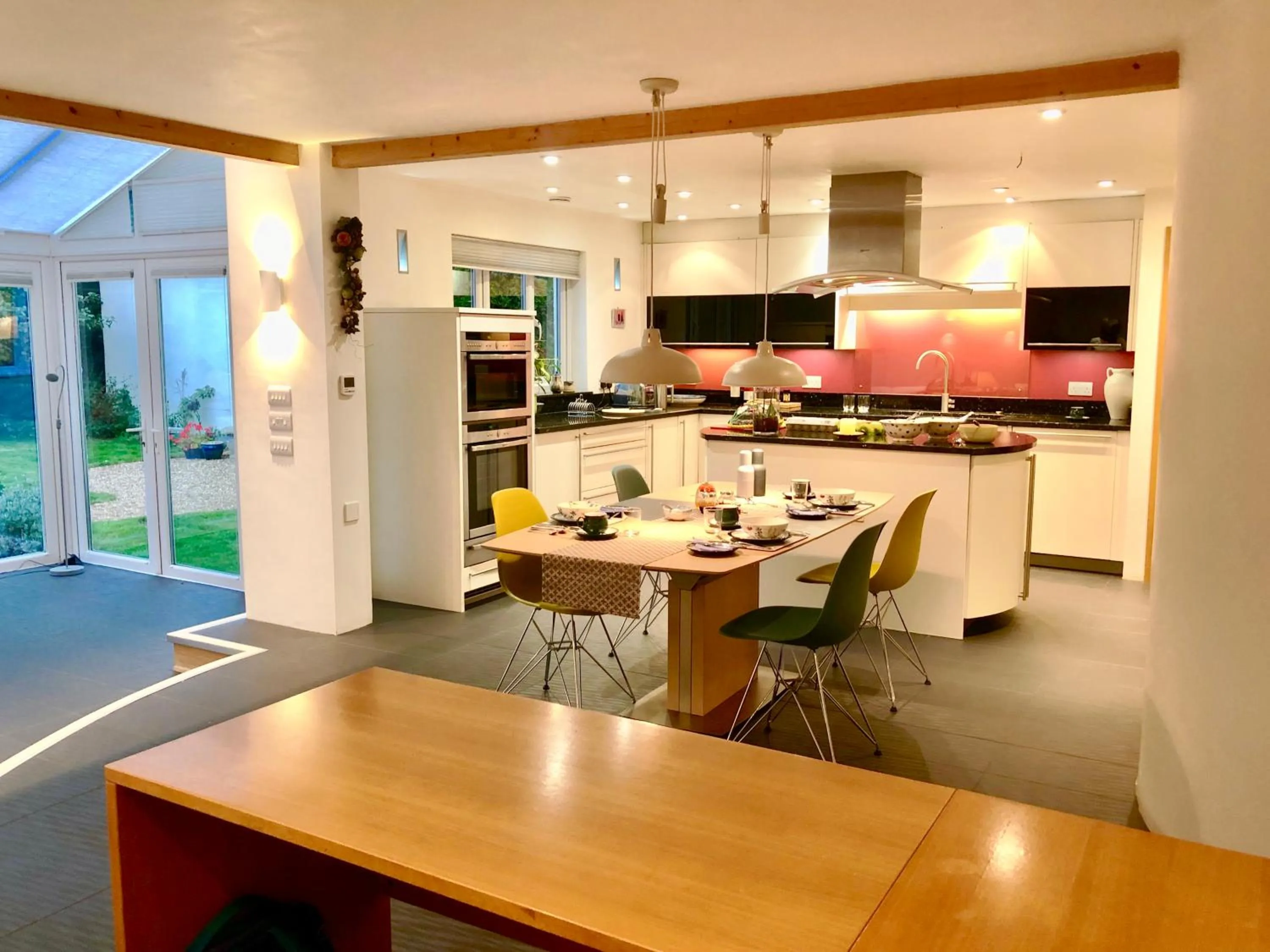 Restaurant/places to eat in Laurels