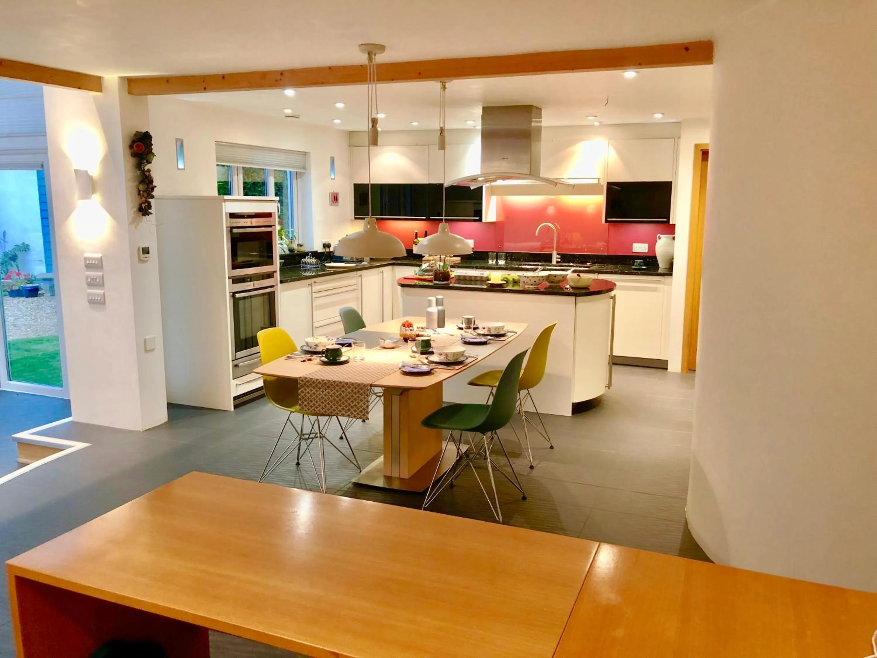 Restaurant/places to eat in Laurels