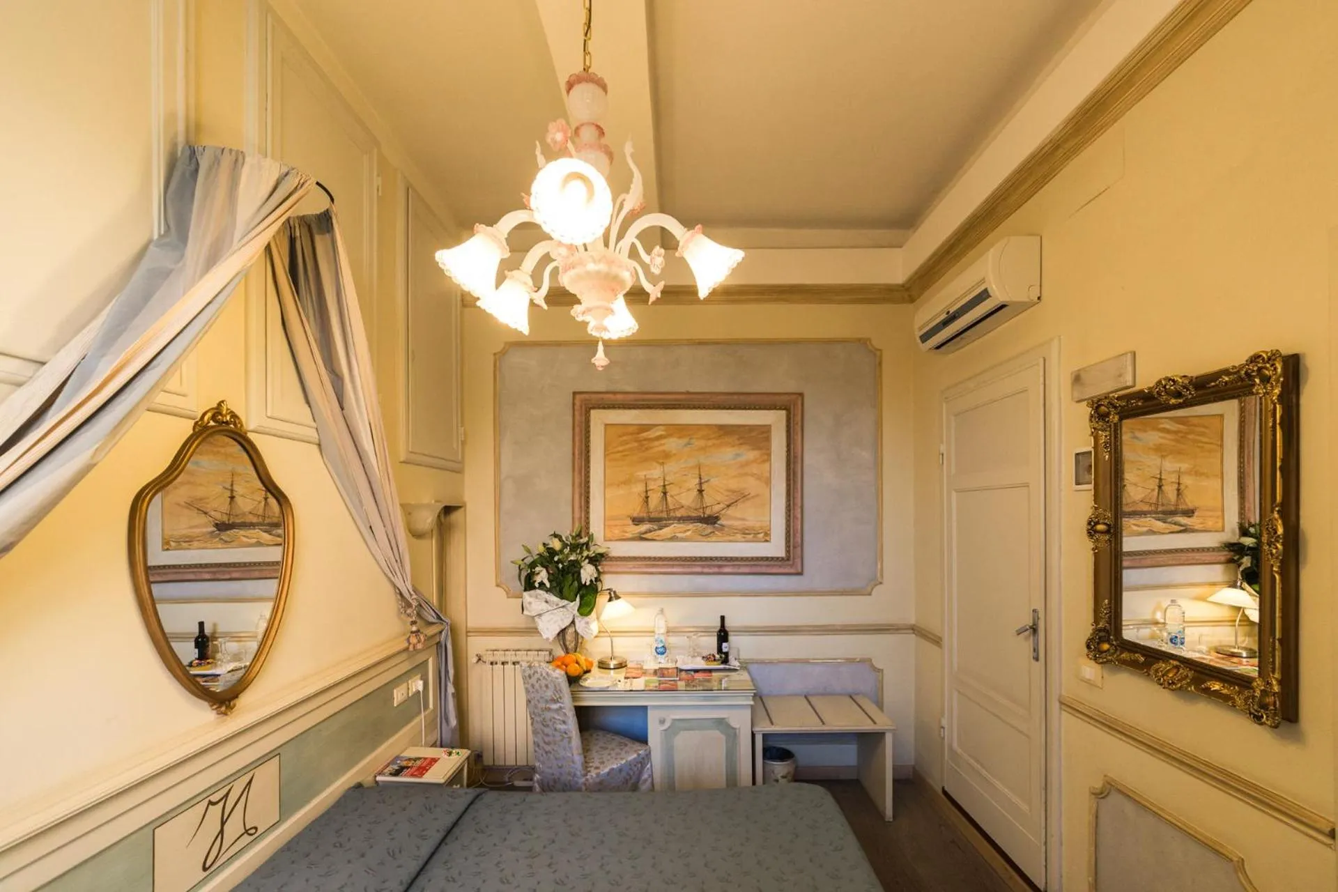 Restaurant/places to eat in Antica Residenza D'Azeglio Room&Breakfast di Charme