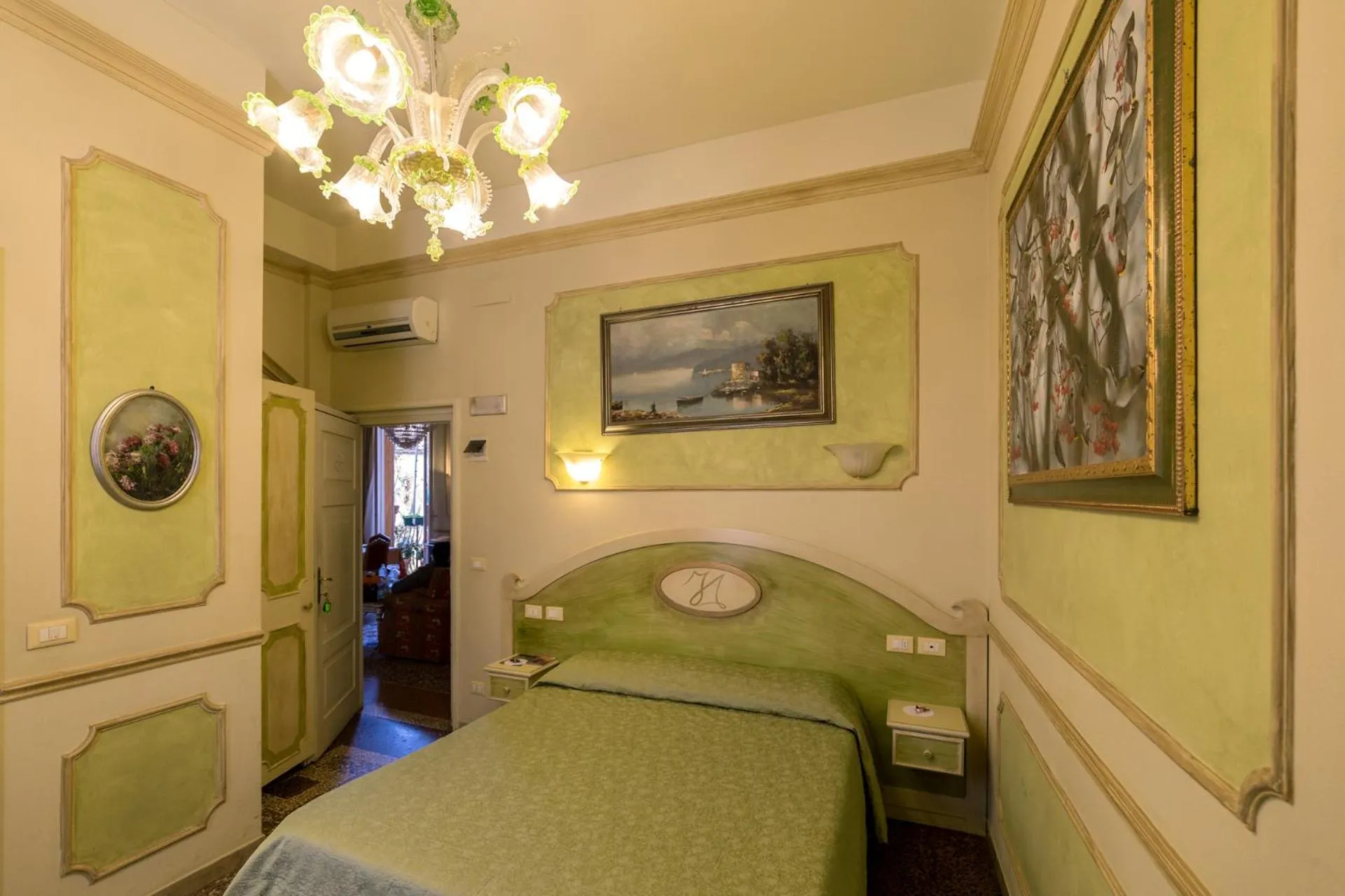 Bed in Antica Residenza D'Azeglio Room&Breakfast di Charme