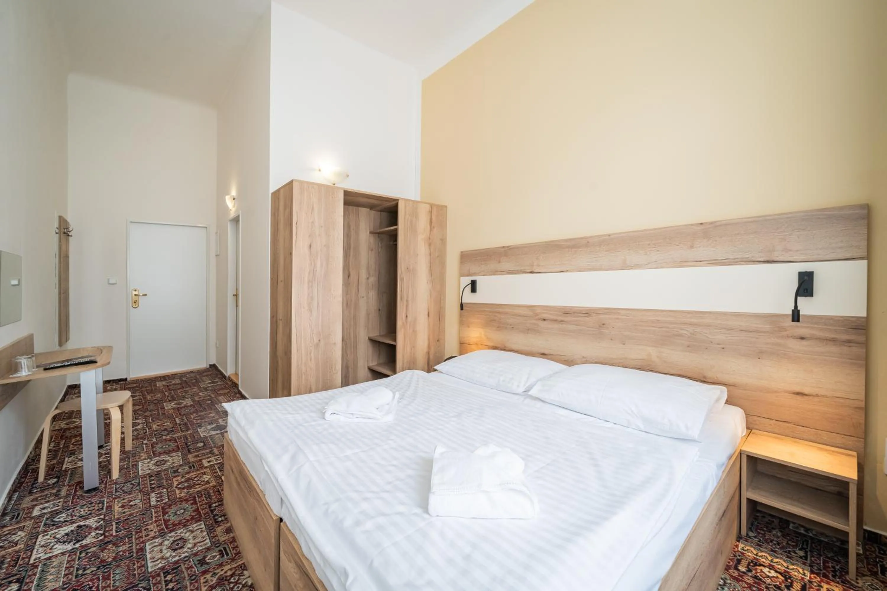 Bedroom, Bed in City Centre