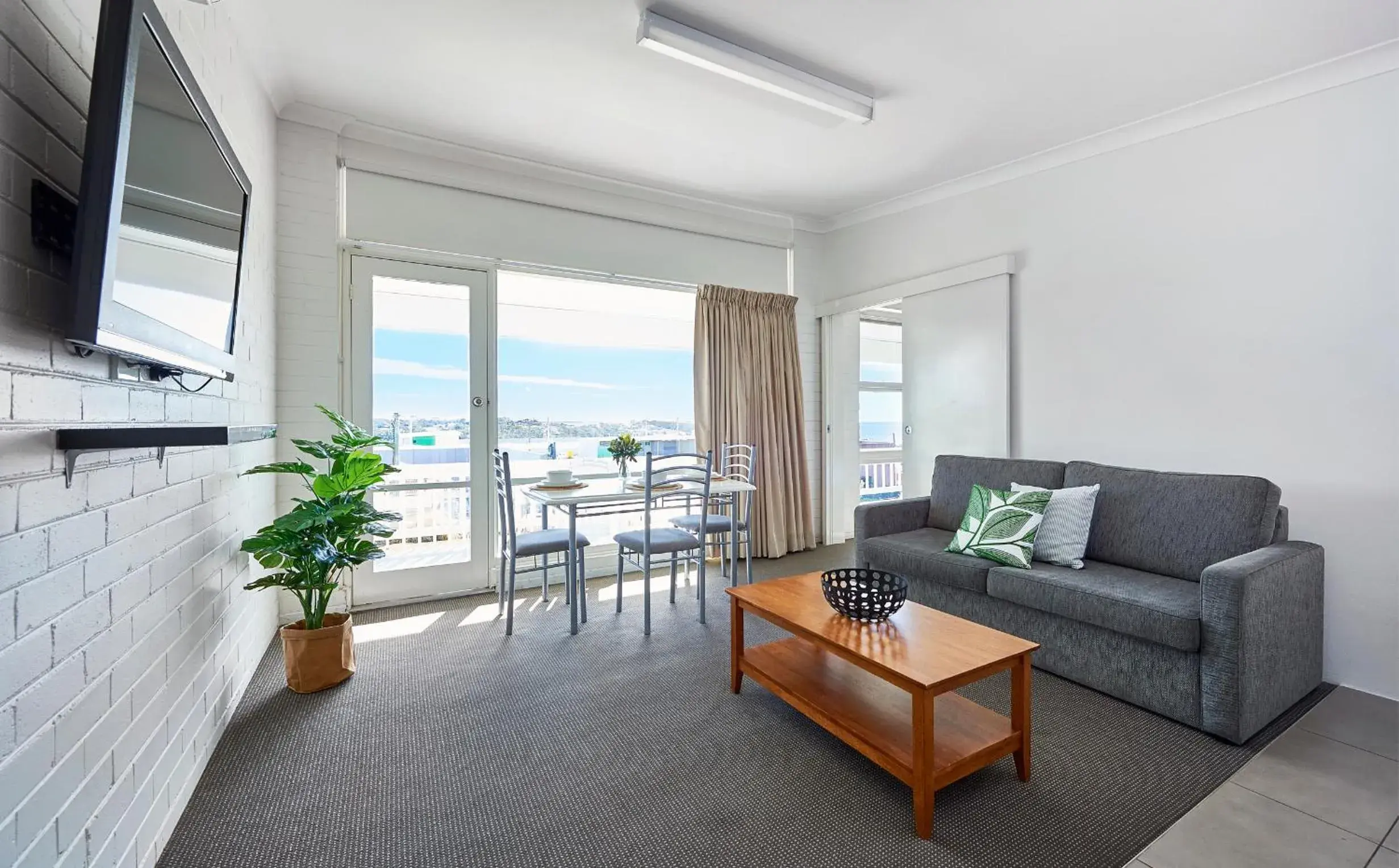 One-Bedroom Apartment (No.1) in Harbour View Apartments One-Bedroom Apartment (No.1) in Harbour View Apartments