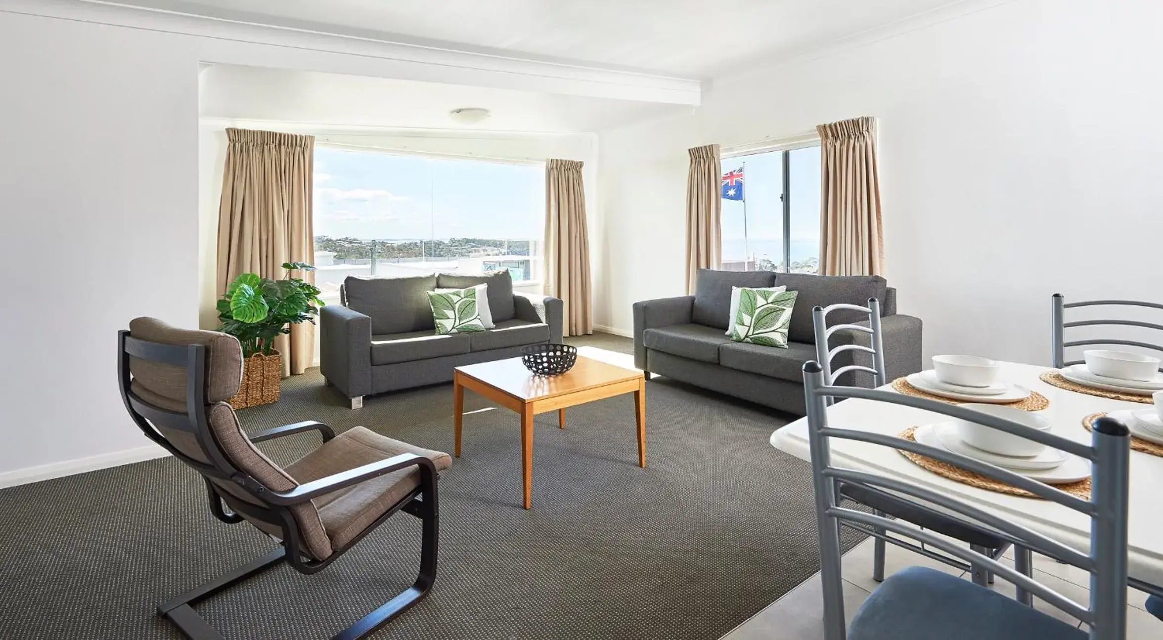 Two-Bedroom Apartment (No.4) in Harbour View Apartments Two-Bedroom Apartment (No.4) in Harbour View Apartments