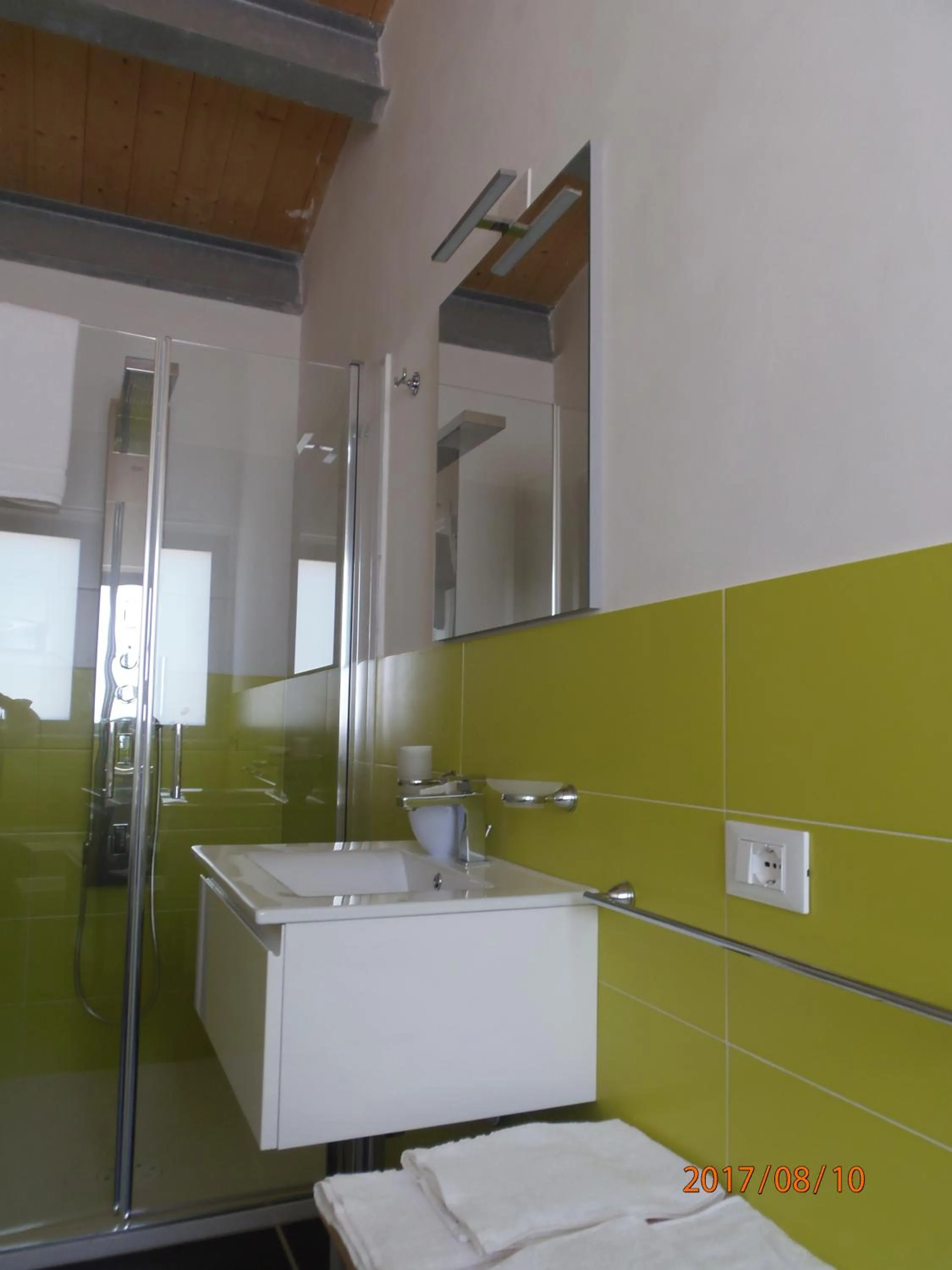 Shower in B&B Brezza Delle Egadi