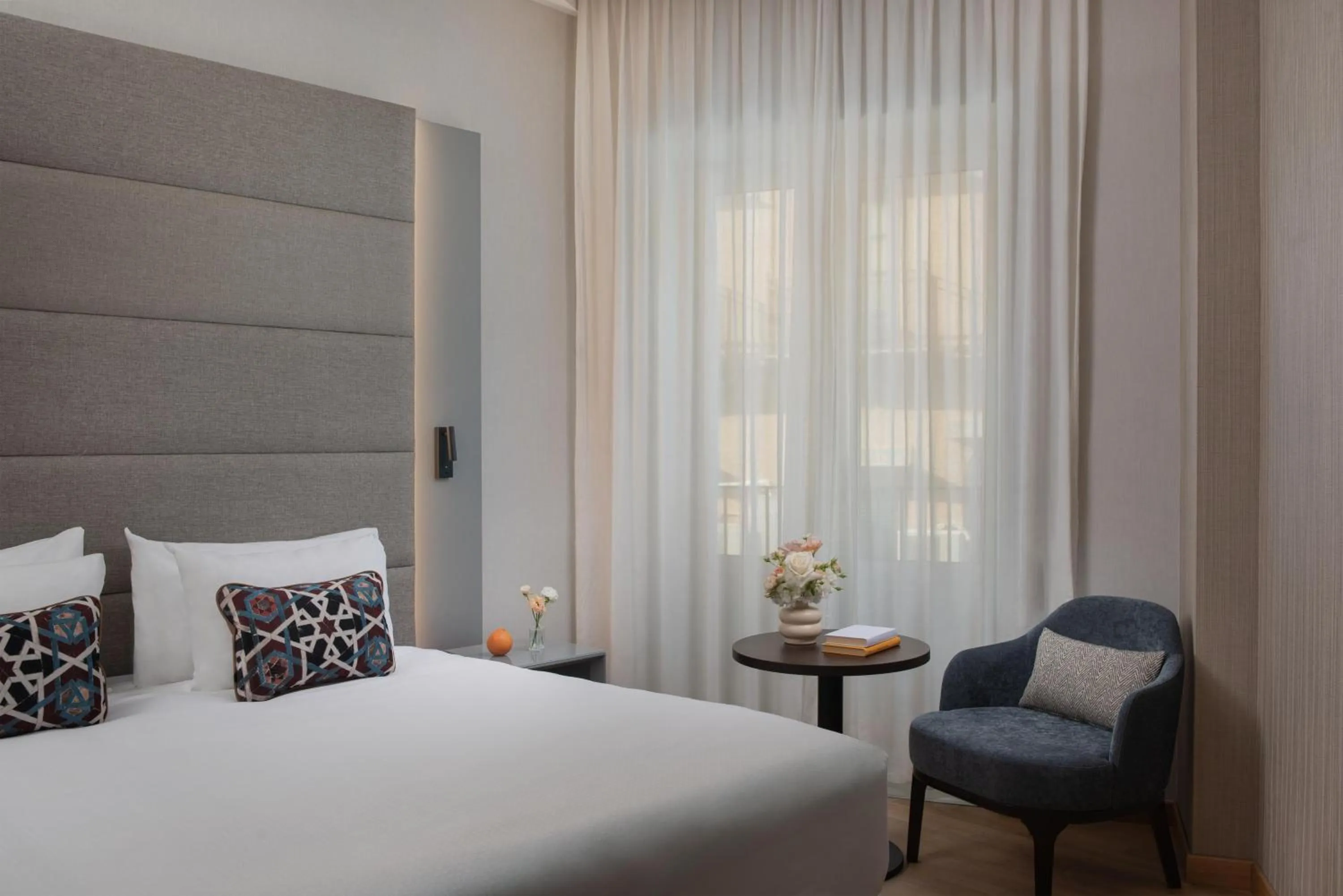 Other, Bed in NH Collection Palermo Palazzo Sitano