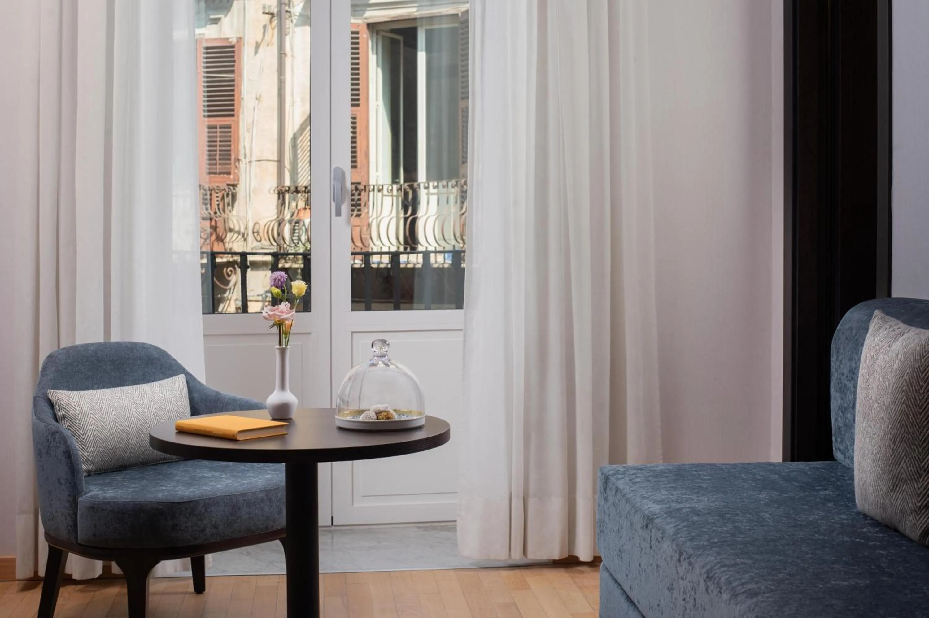 Photo of the whole room in NH Collection Palermo Palazzo Sitano