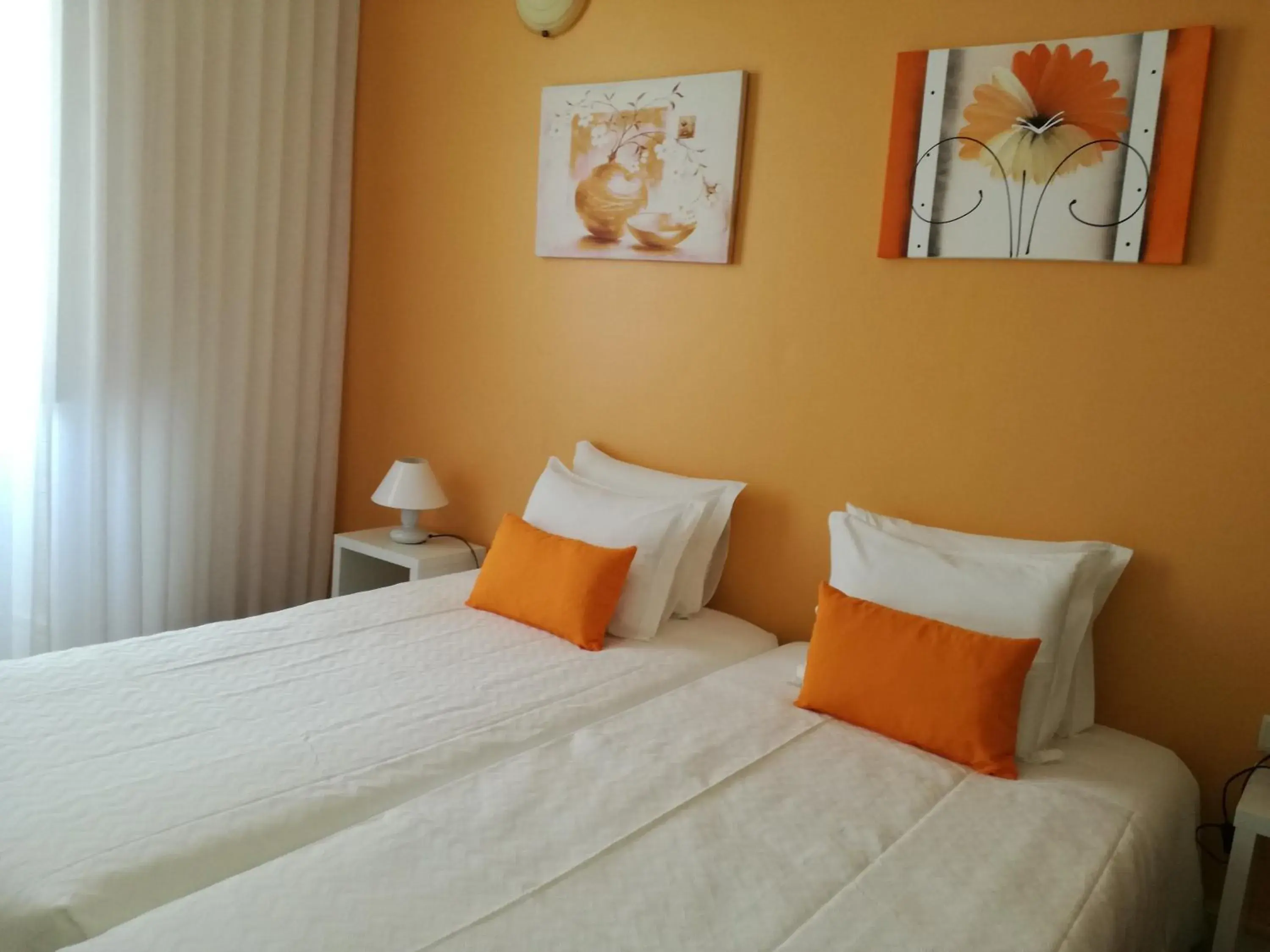 Twin Room in Hospedaria 5 Bicas Twin Room in Hospedaria 5 Bicas