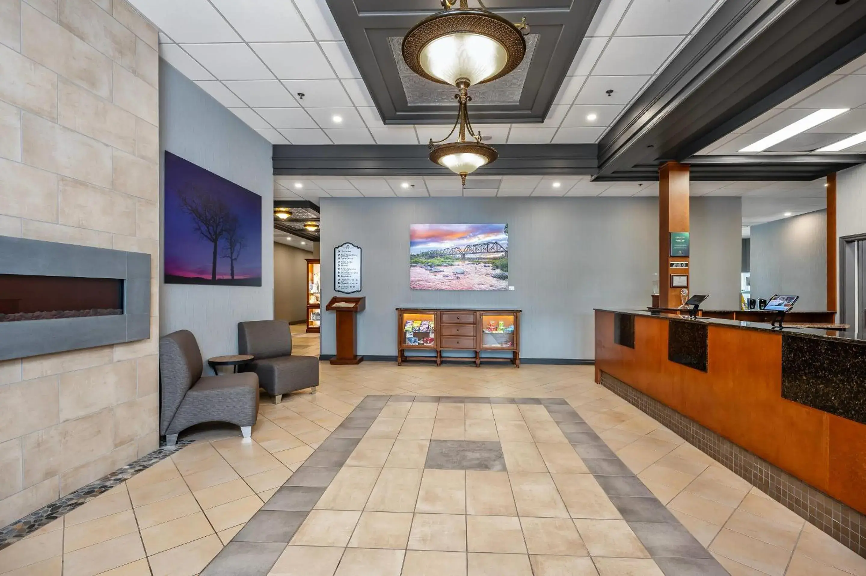 Lobby or reception in Quality Suites Lobby or reception in Quality Suites
