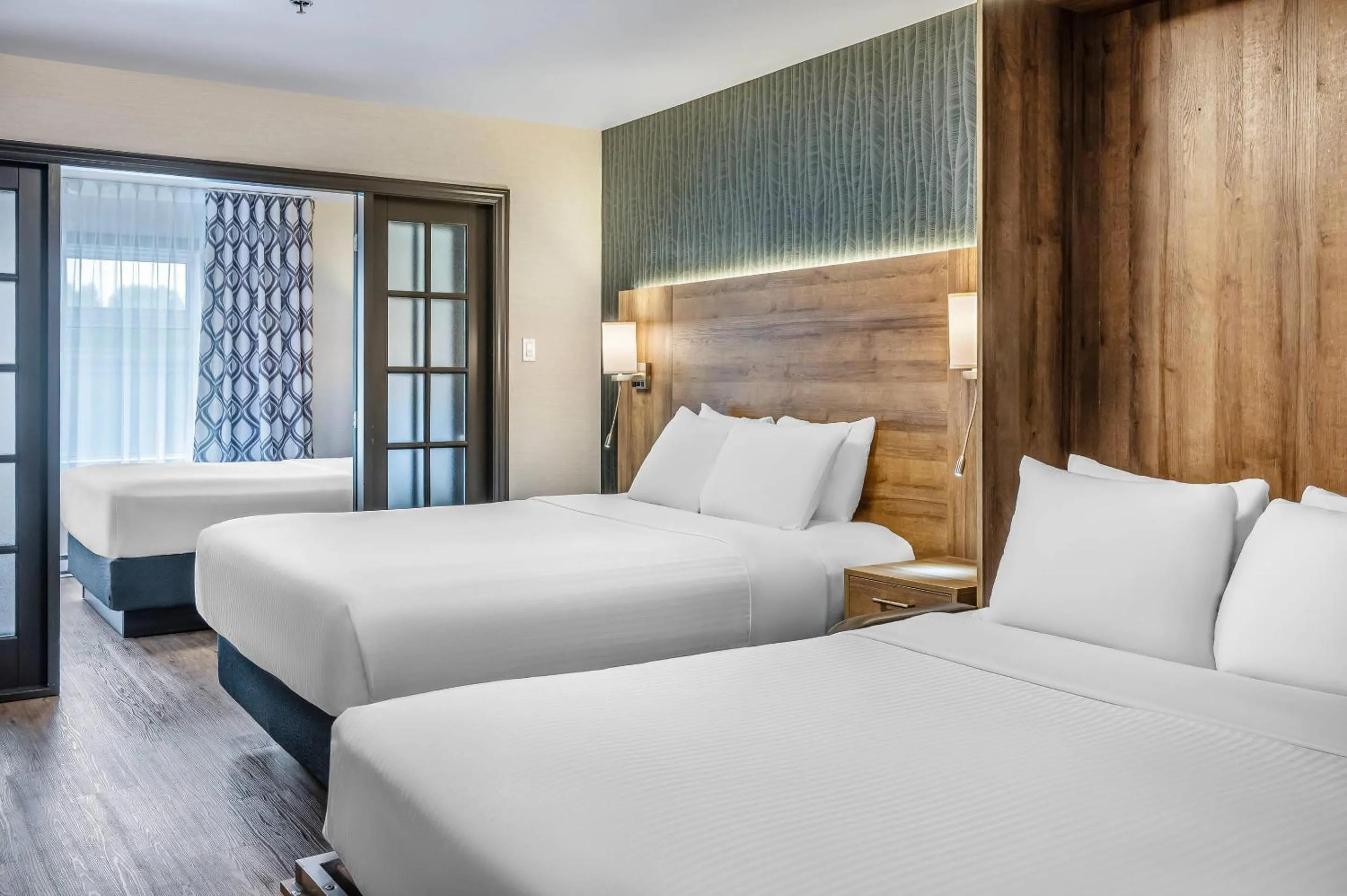 Bedroom, Bed in Quality Suites