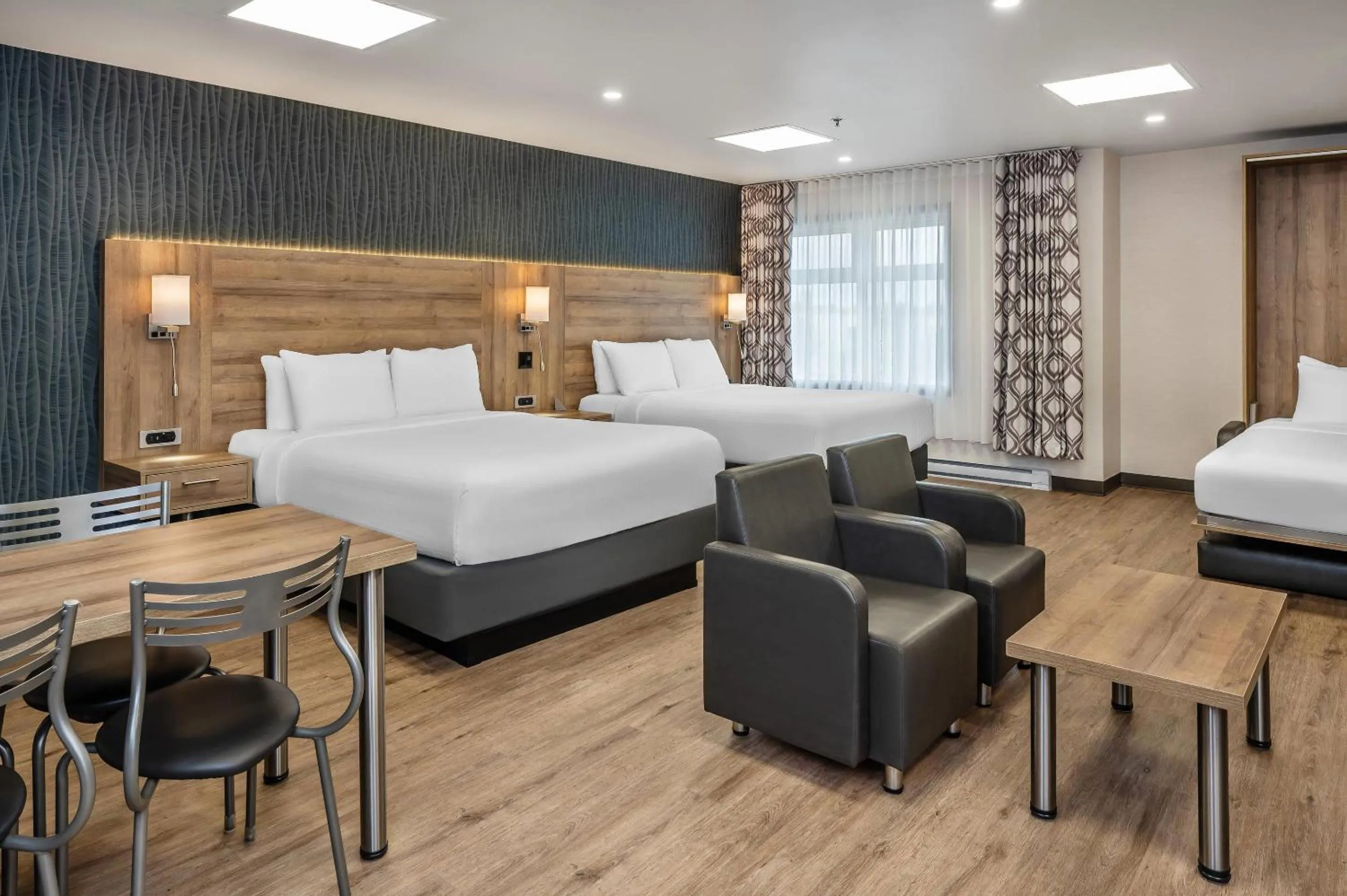 Bedroom, Bed in Quality Suites