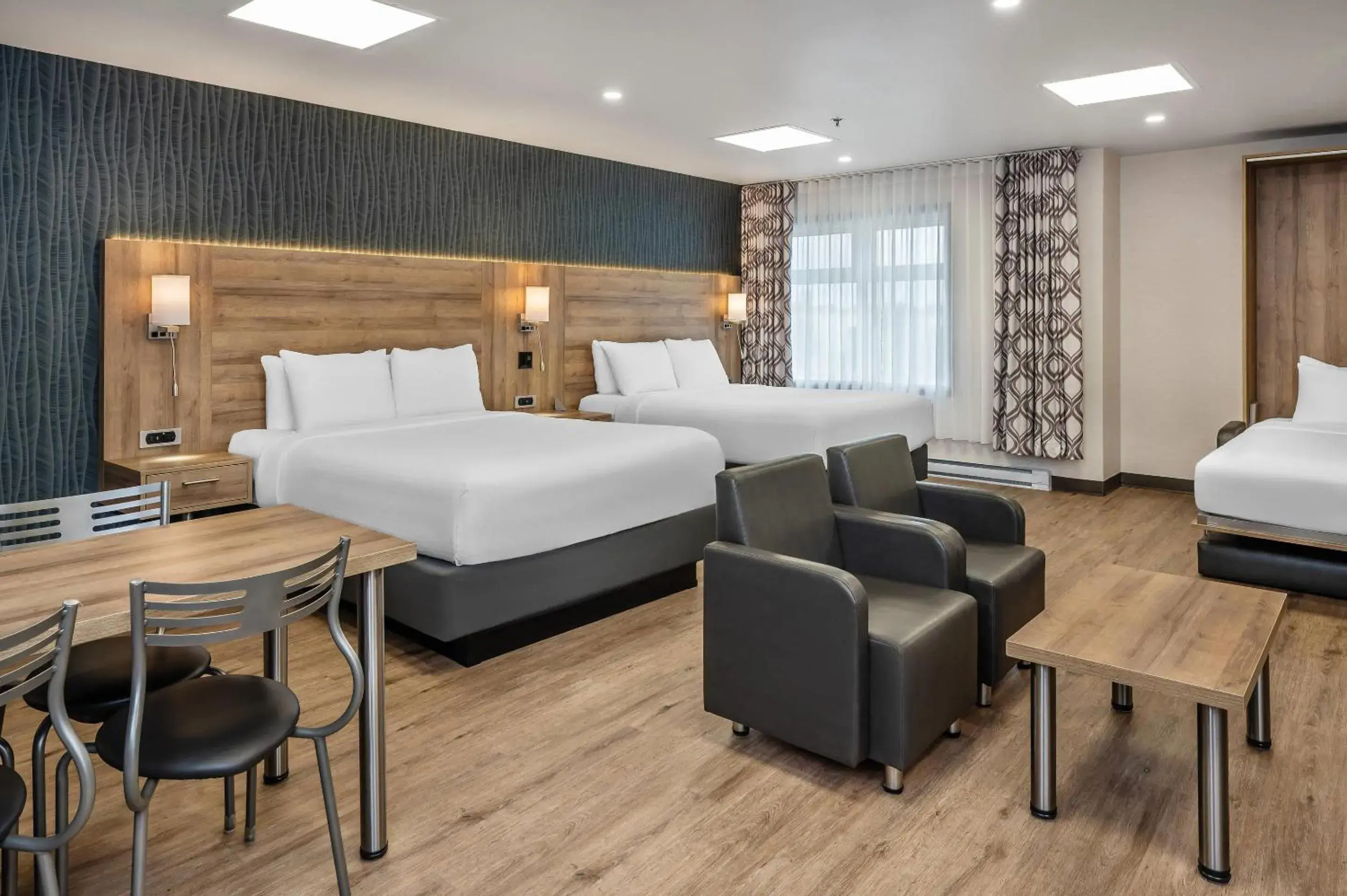 Bedroom, Bed in Quality Suites Bedroom, Bed in Quality Suites