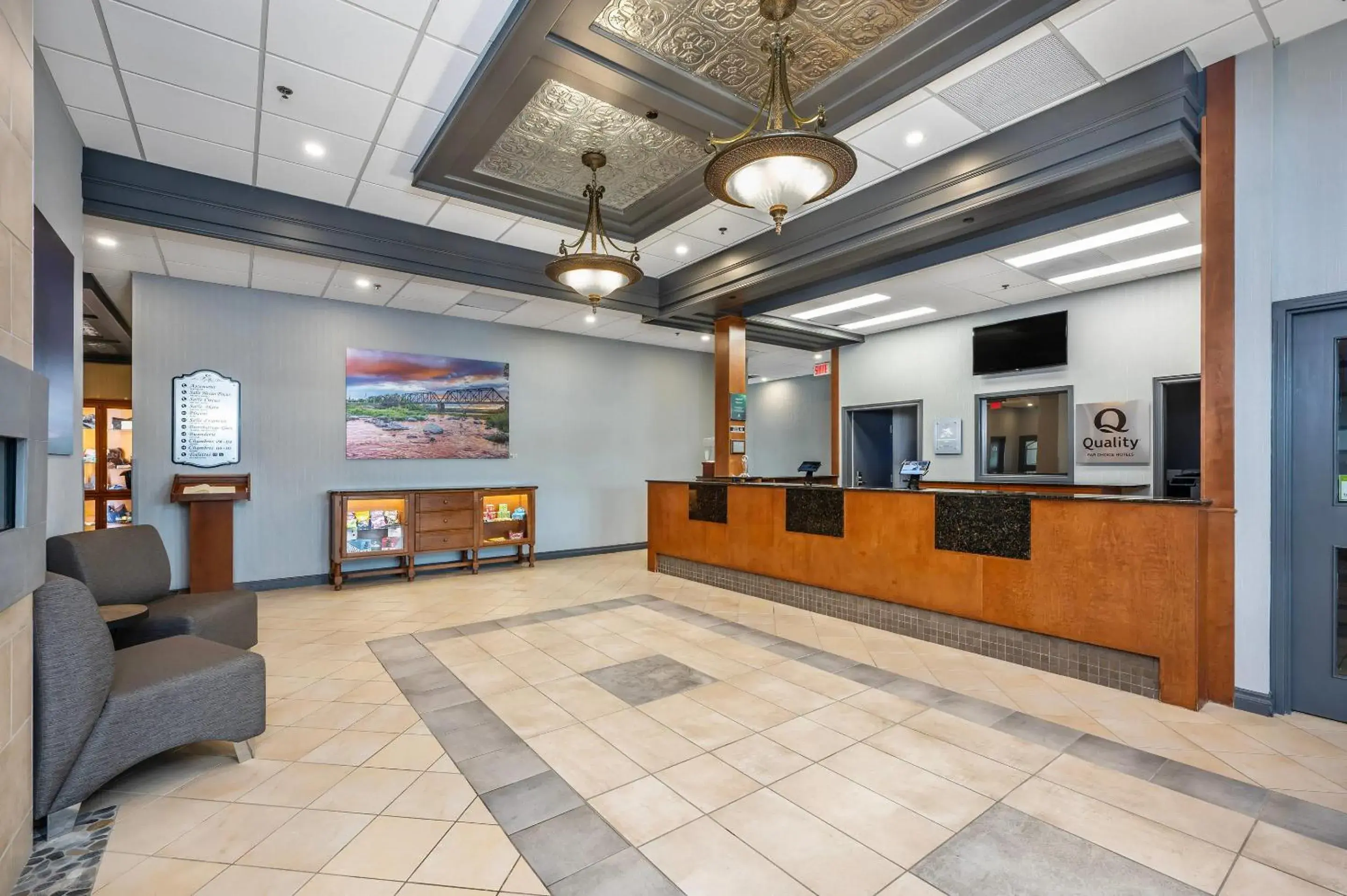 Lobby or reception in Quality Suites Lobby or reception in Quality Suites