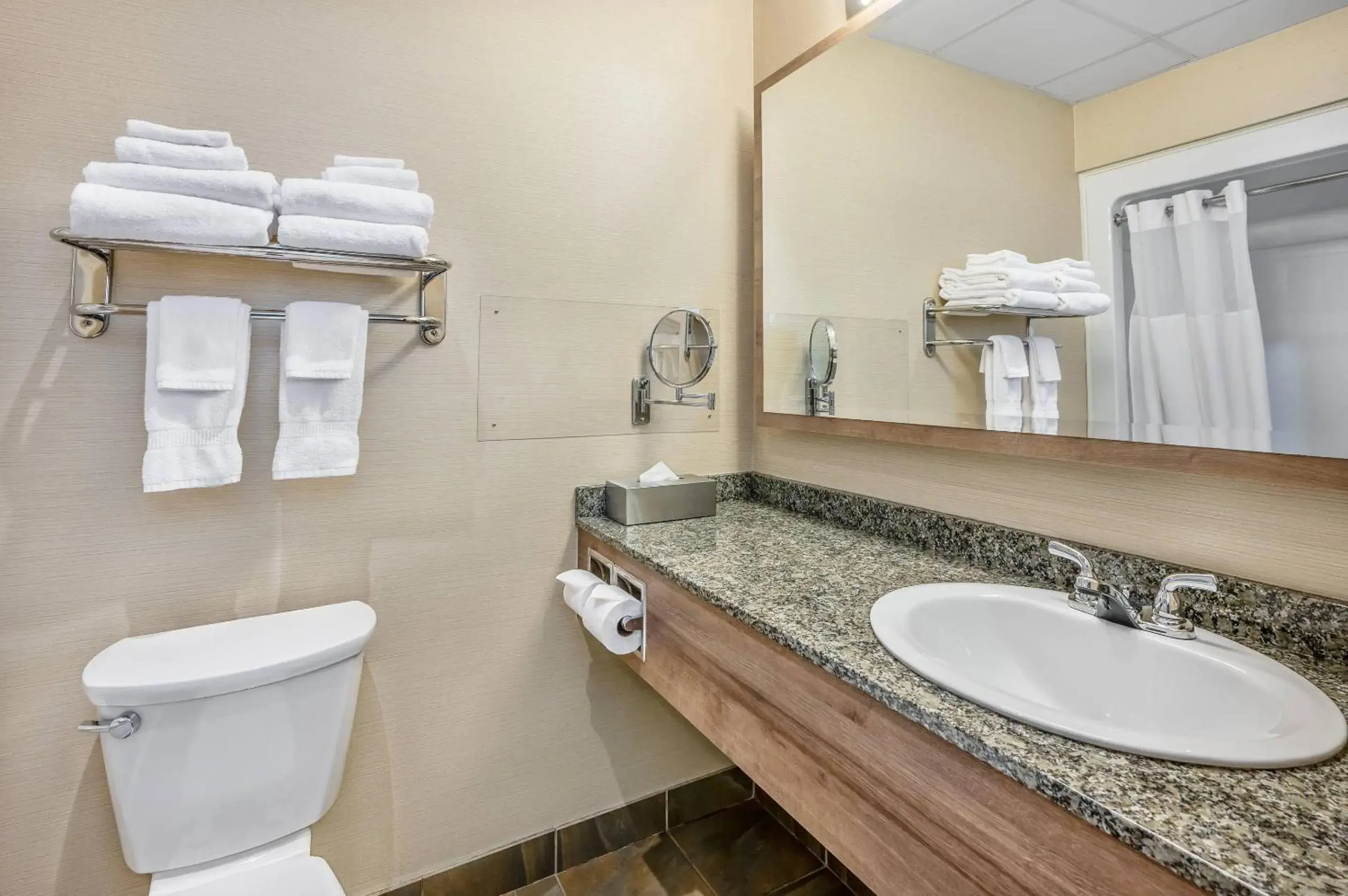 Bedroom in Quality Suites Bedroom in Quality Suites