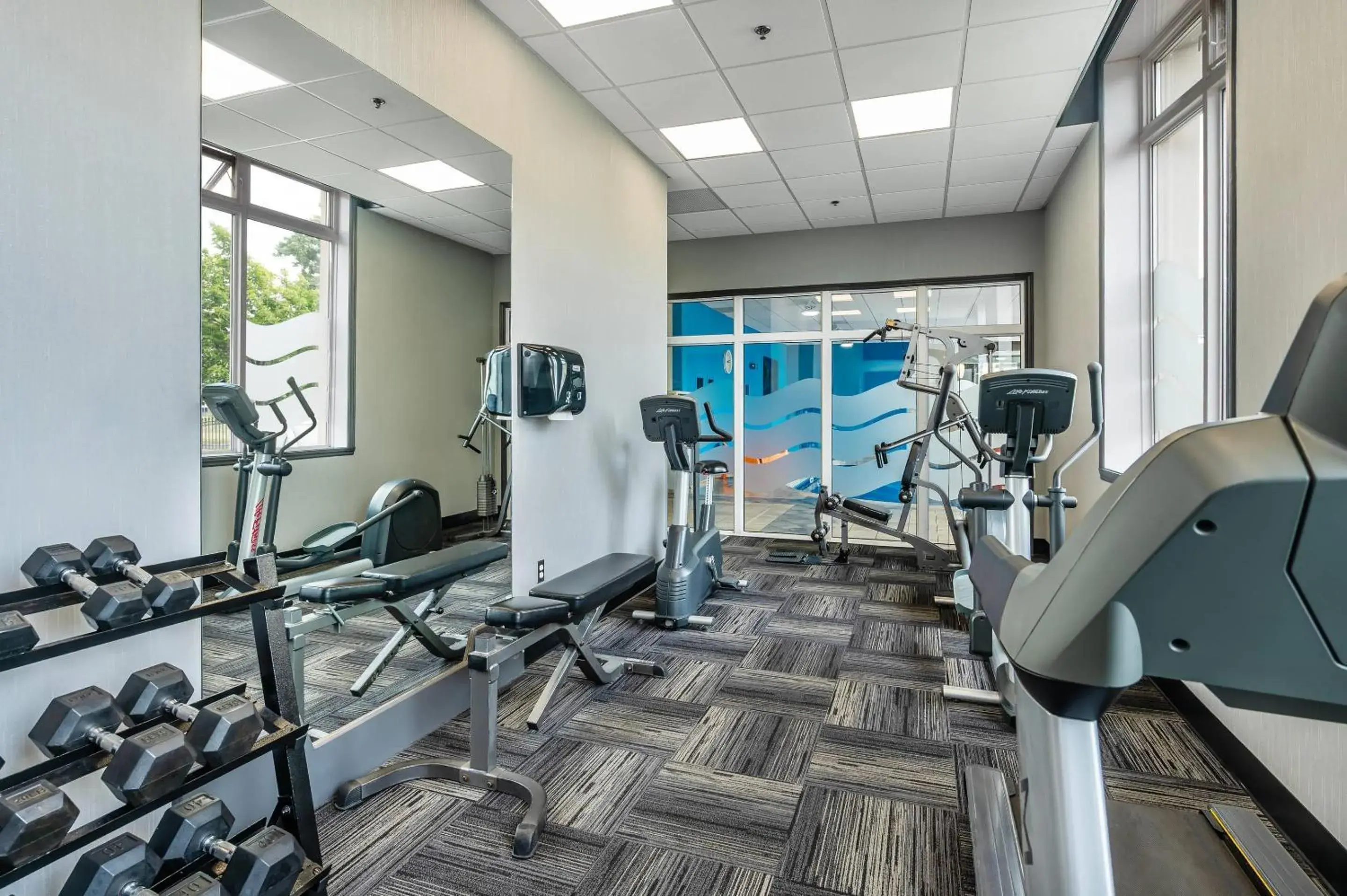Fitness centre/facilities in Quality Suites Fitness centre/facilities in Quality Suites