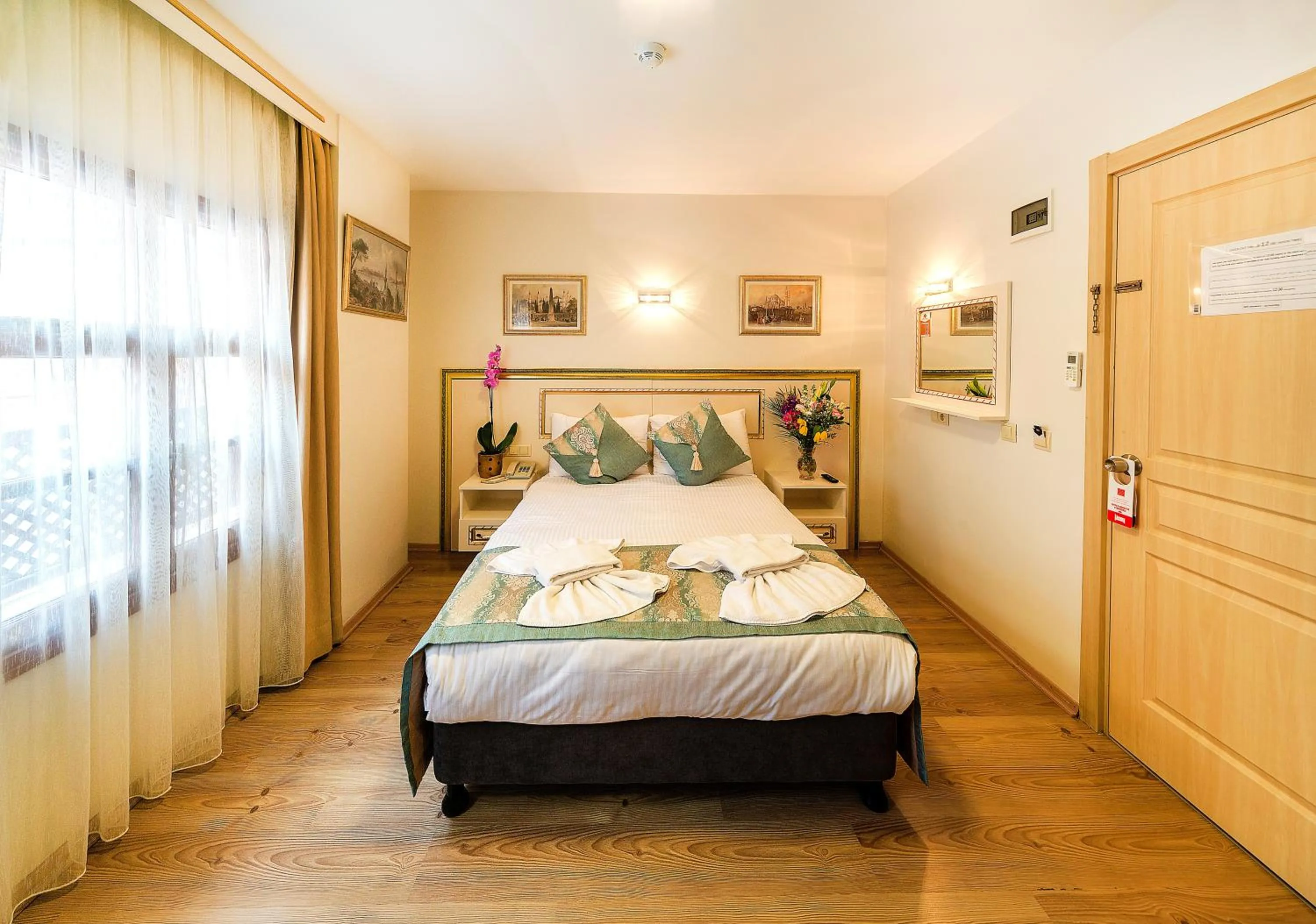 Bedroom, Bed in Sultan House