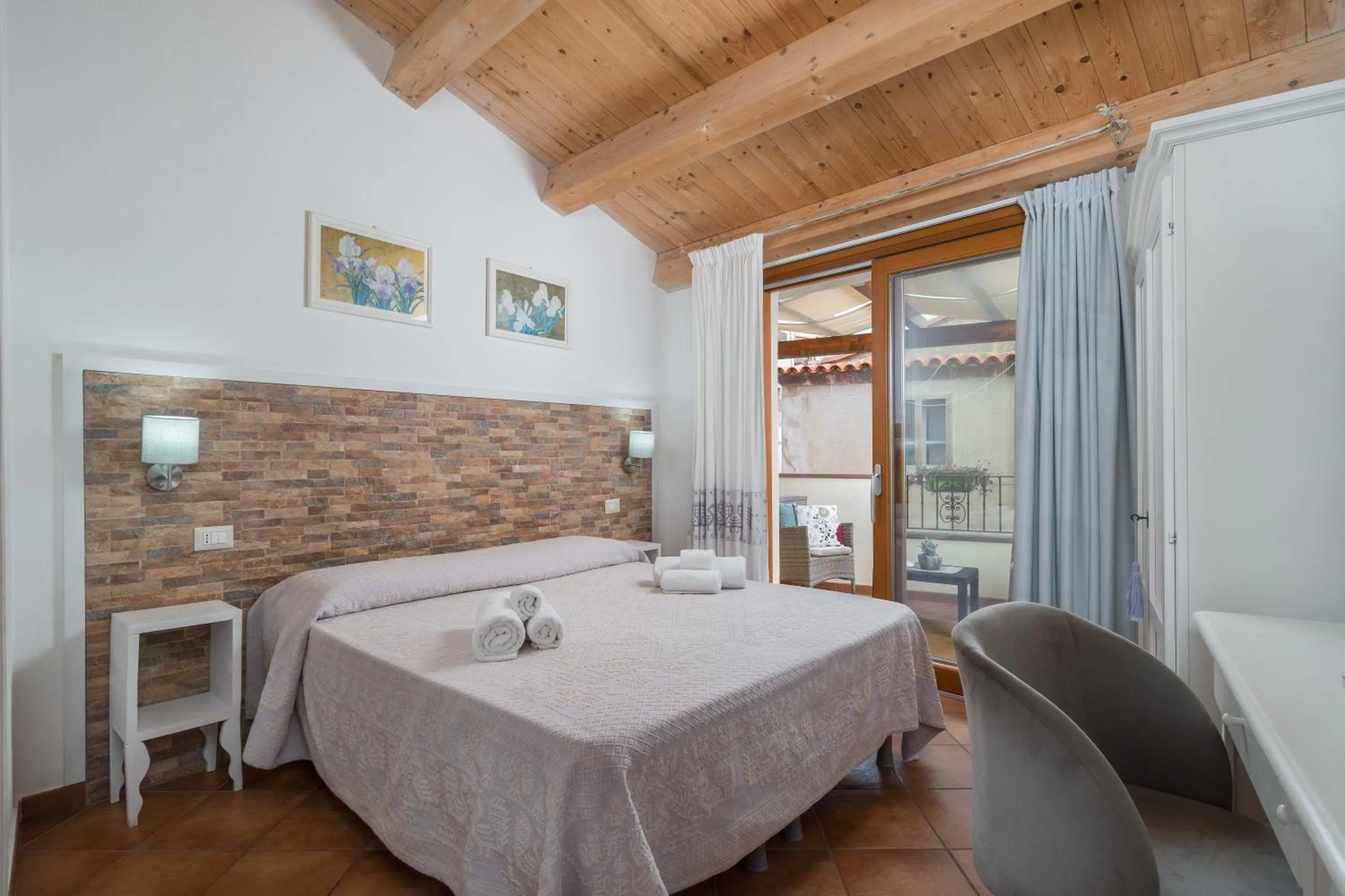 Bed in Bosa Queen House