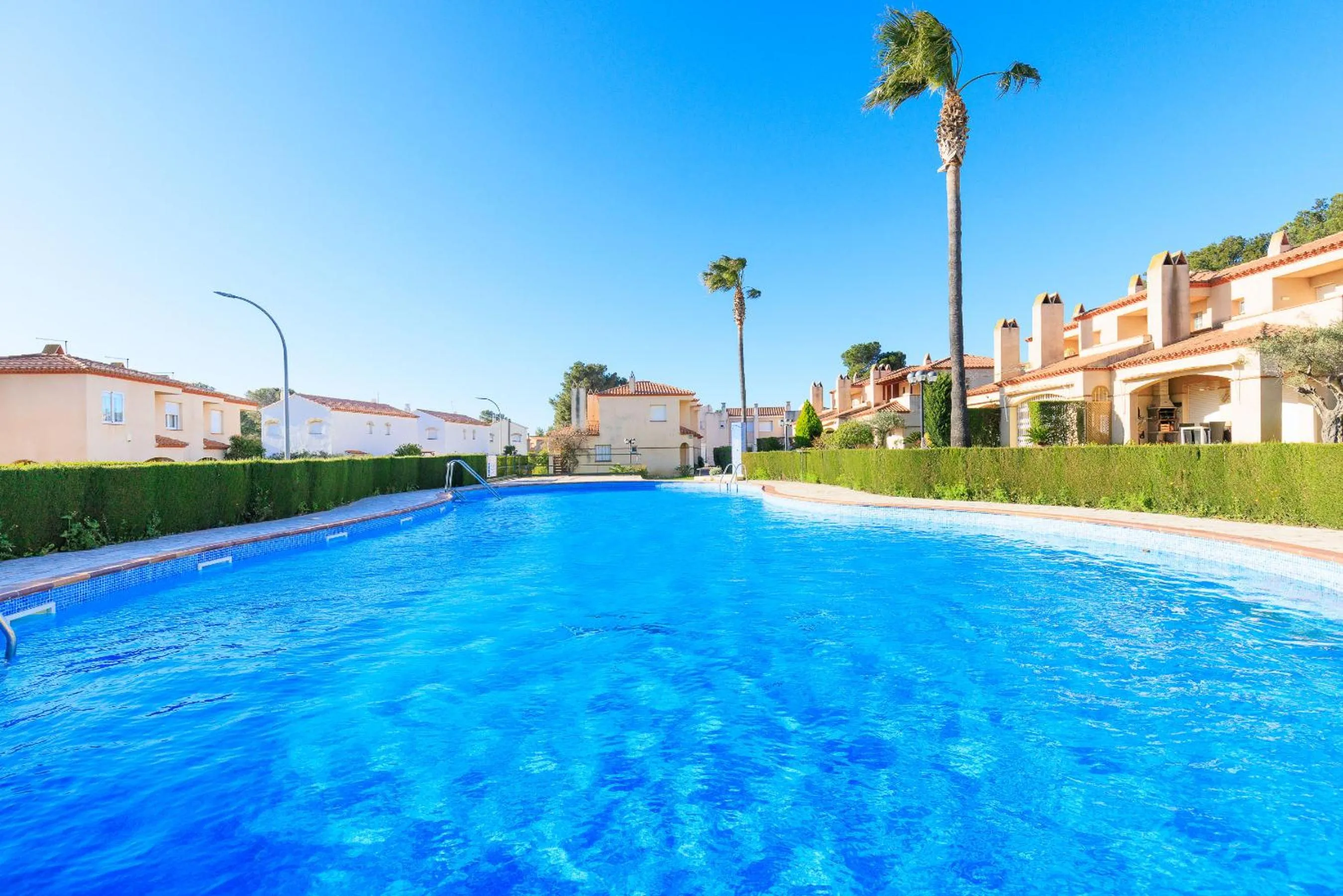 Swimming pool in Rentalmar Brisas